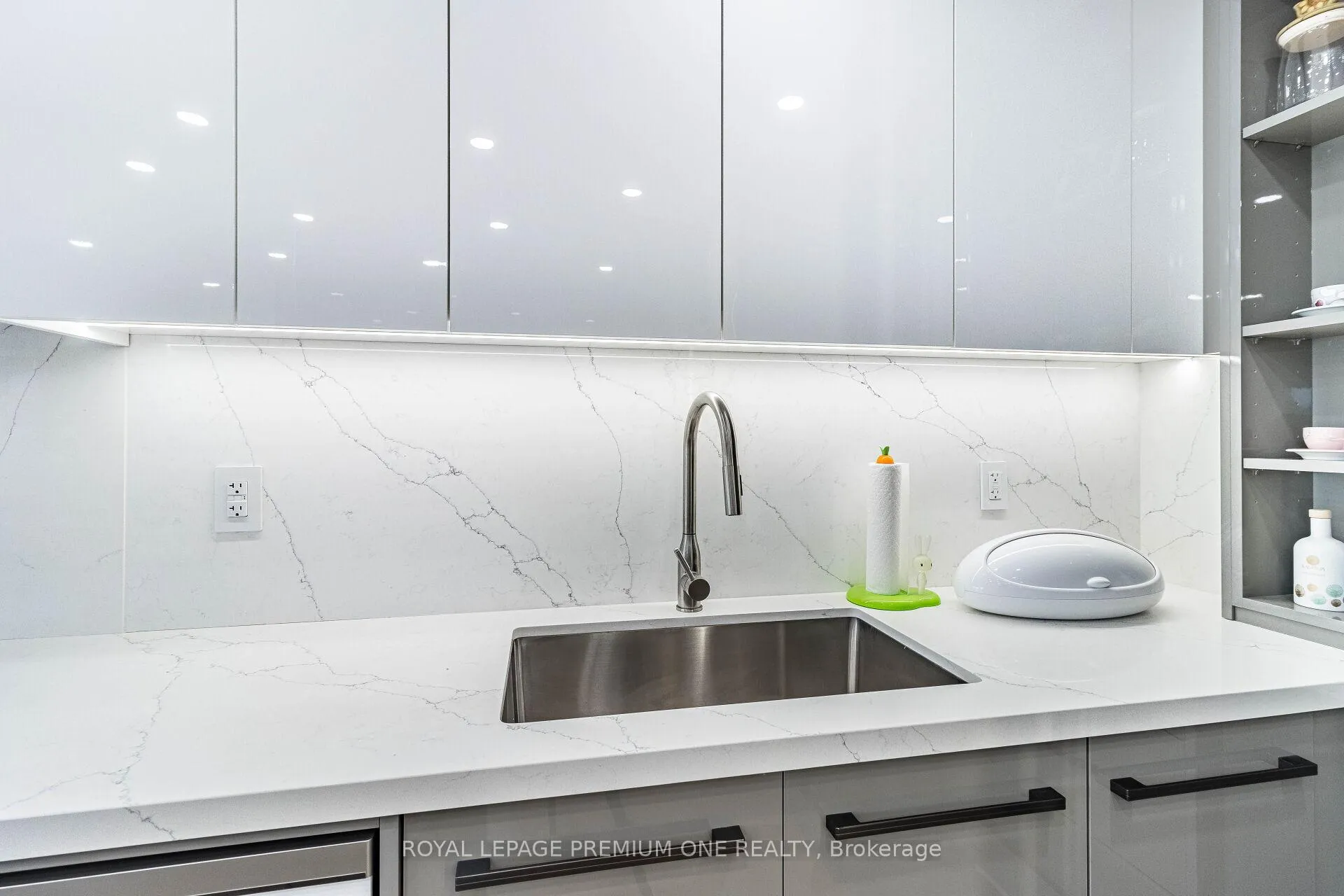 Photo 22 of Unit 207, 100 Arbors Lane, Vaughan, West Woodbridge — HOMEH