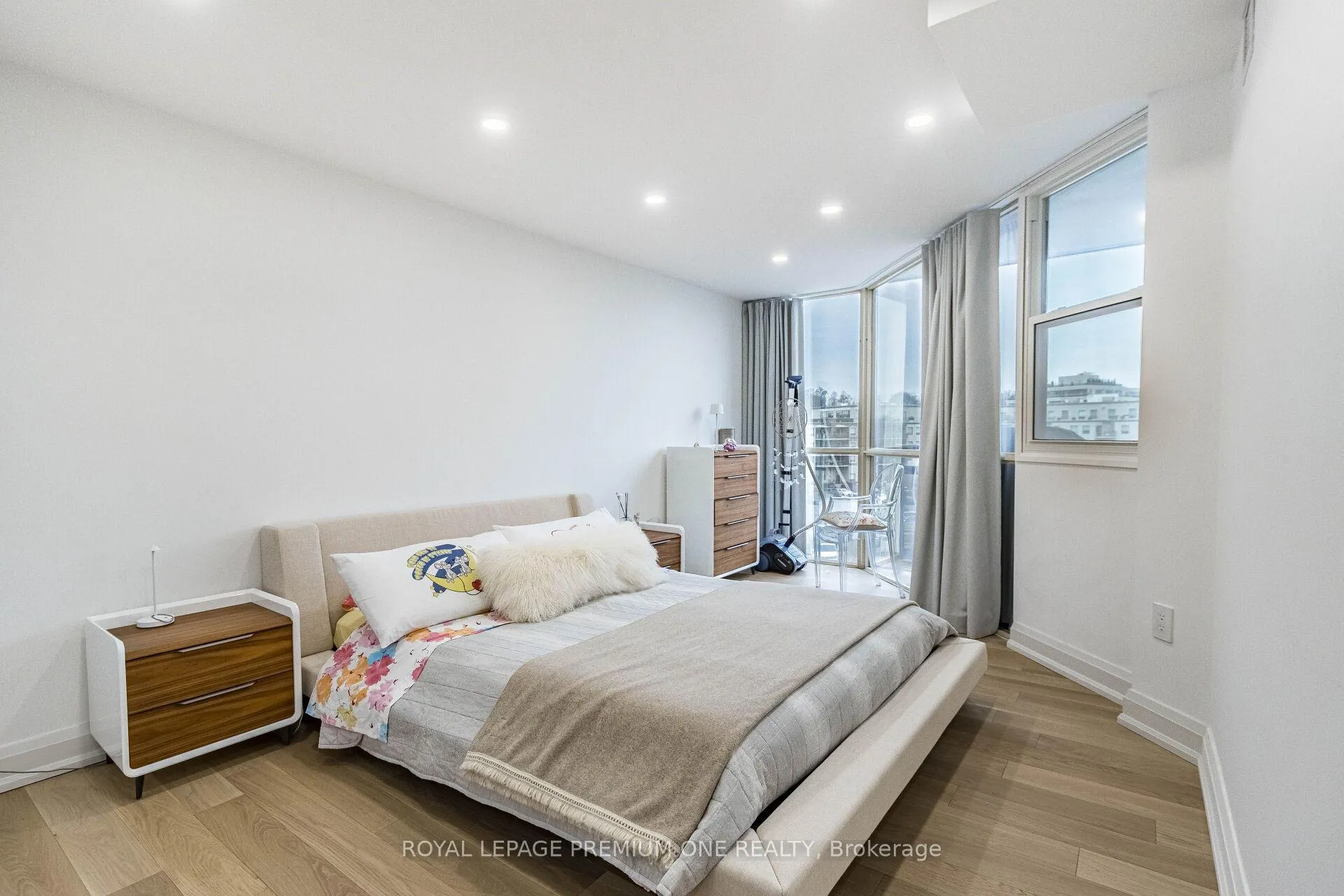 Photo 29 of Unit 207, 100 Arbors Lane, Vaughan, West Woodbridge — HOMEH