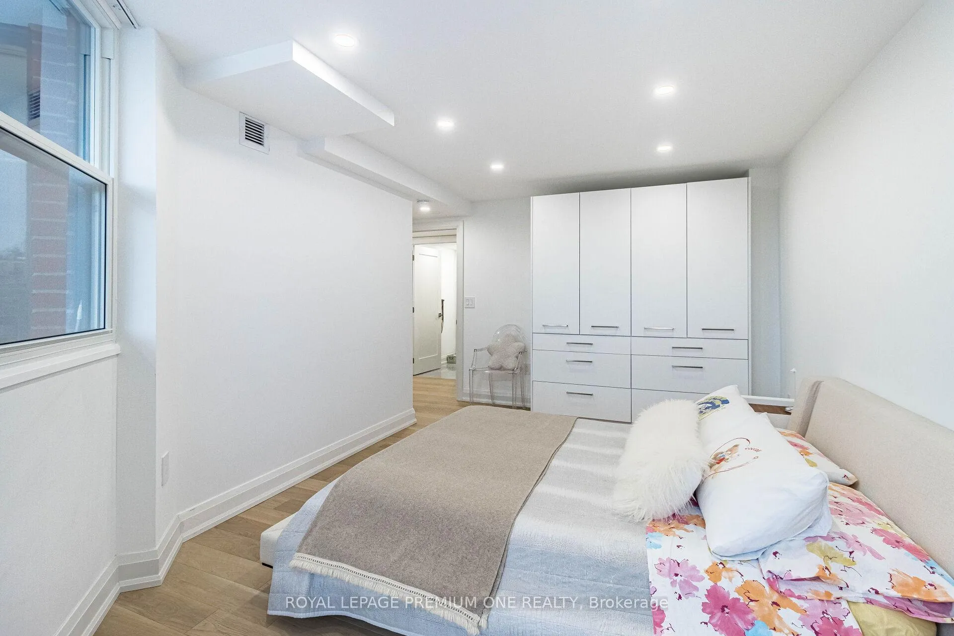 Photo 31 of Unit 207, 100 Arbors Lane, Vaughan, West Woodbridge — HOMEH