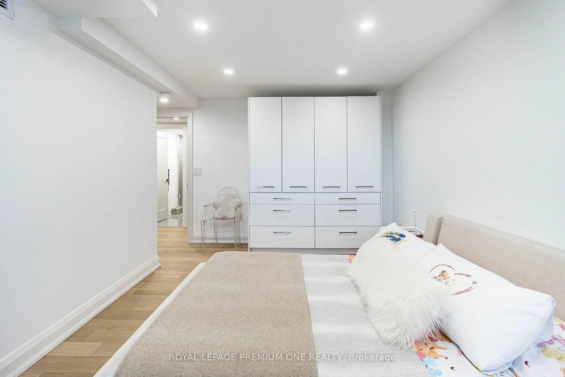 Photo 32 of Unit 207, 100 Arbors Lane, Vaughan, West Woodbridge — HOMEH