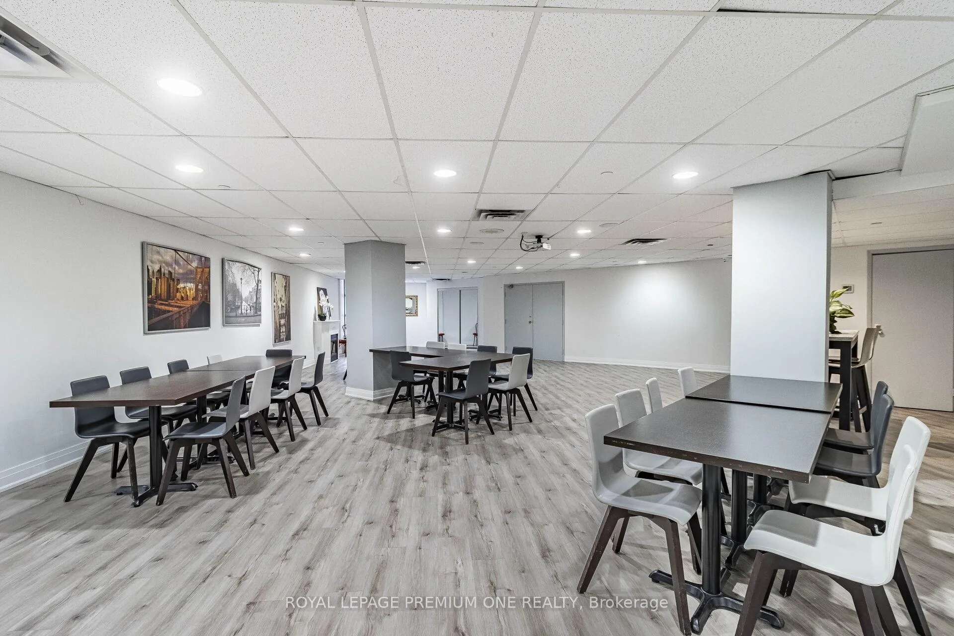 Photo 49 of Unit 207, 100 Arbors Lane, Vaughan, West Woodbridge — HOMEH
