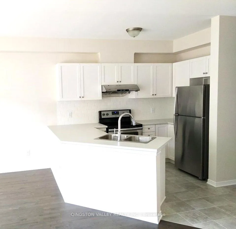 Photo 9 of 850 Element Private, Ottawa, Kanata - Emerald Meadows/Trailwest — HOMEH