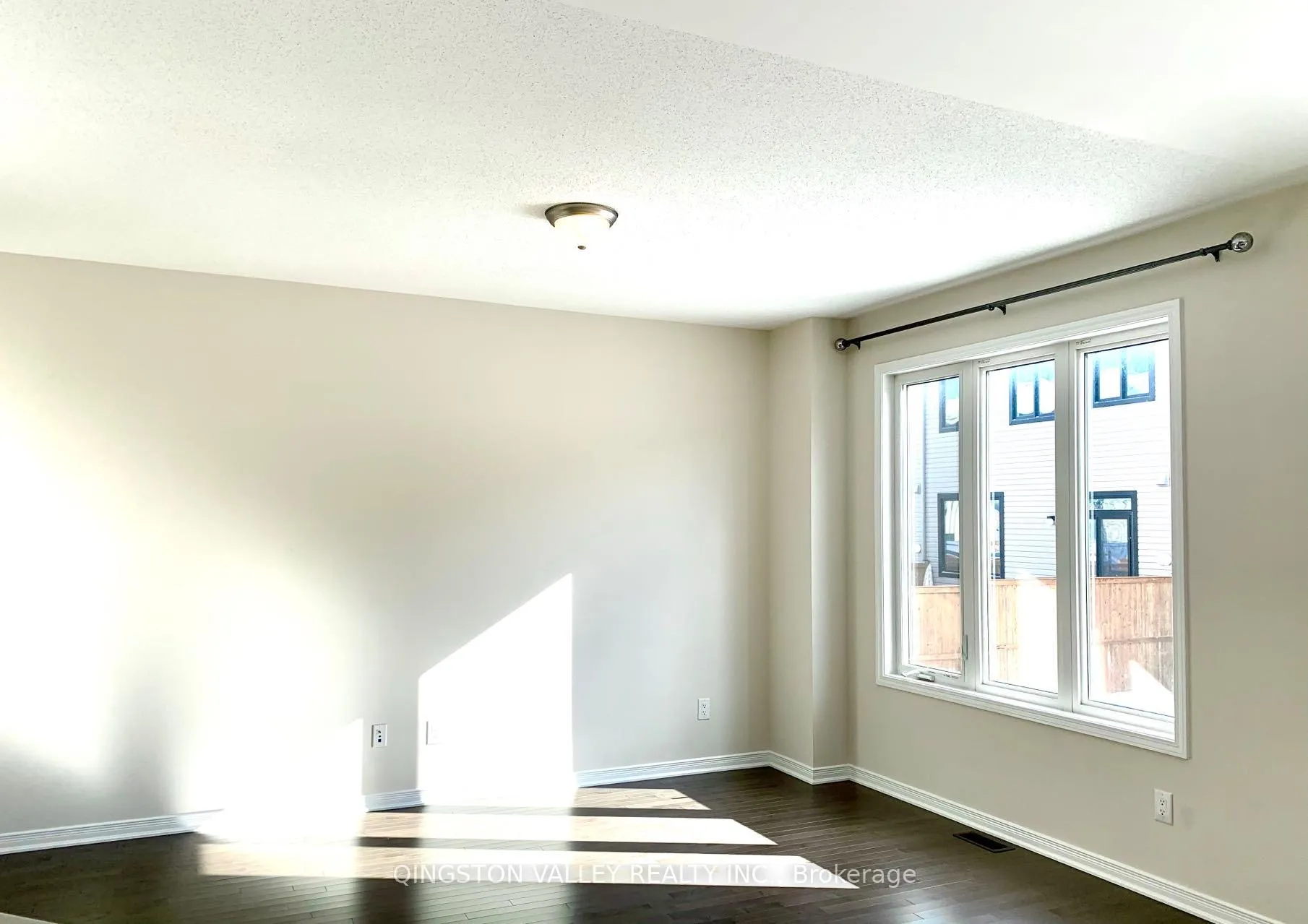 Photo 13 of 850 Element Private, Ottawa, Kanata - Emerald Meadows/Trailwest — HOMEH