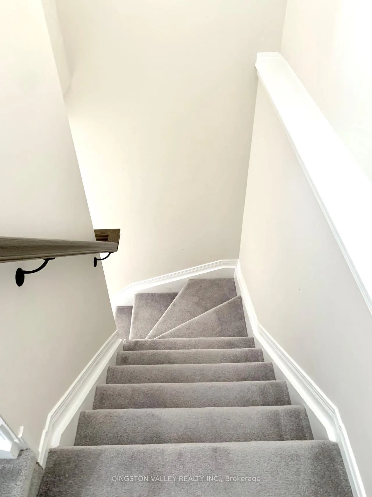 Photo 20 of 850 Element Private, Ottawa, Kanata - Emerald Meadows/Trailwest — HOMEH