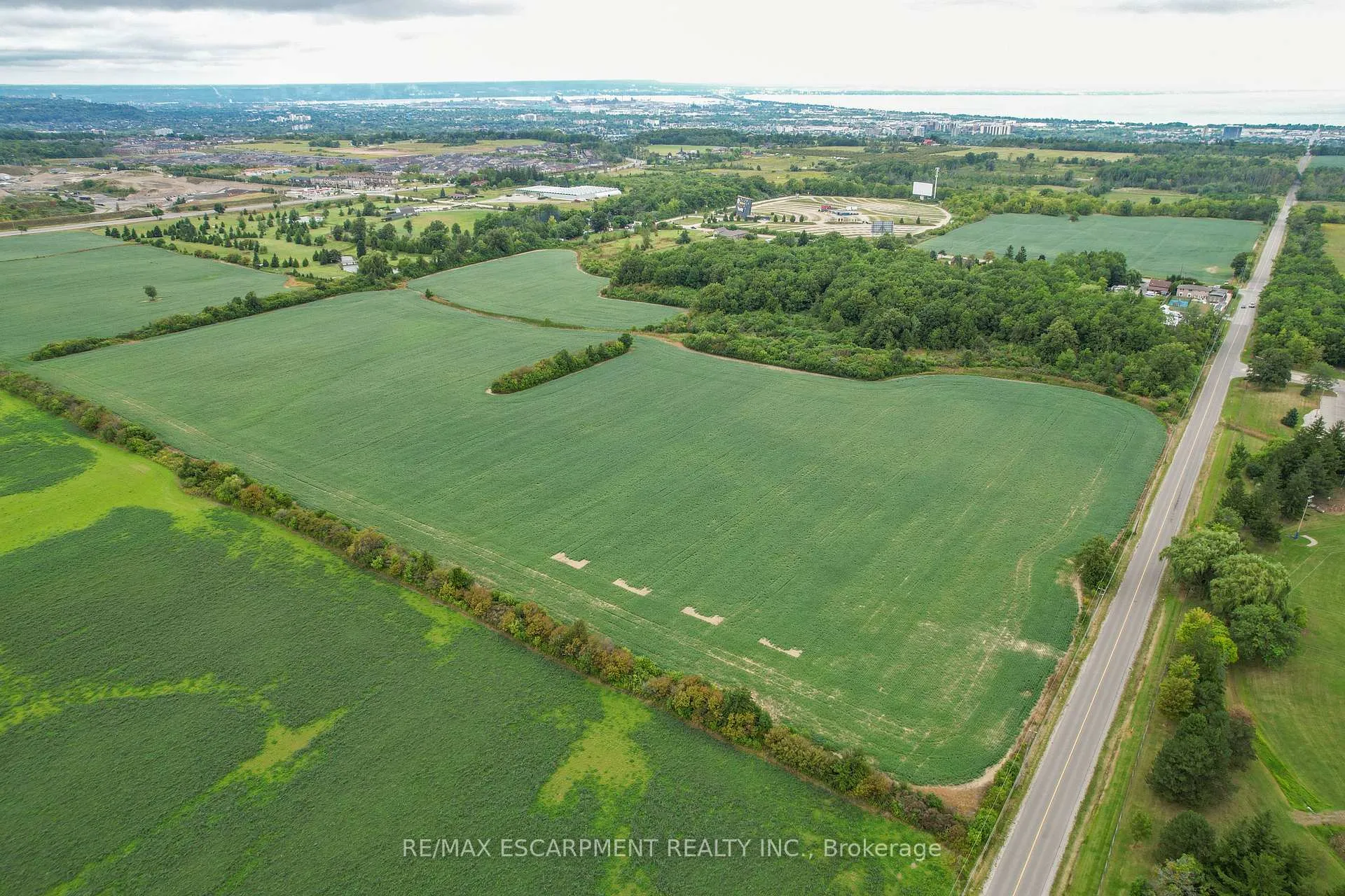 Photo 2 of 66 Green Mountain Road E, Hamilton, Rural Stoney Creek — HOMEH