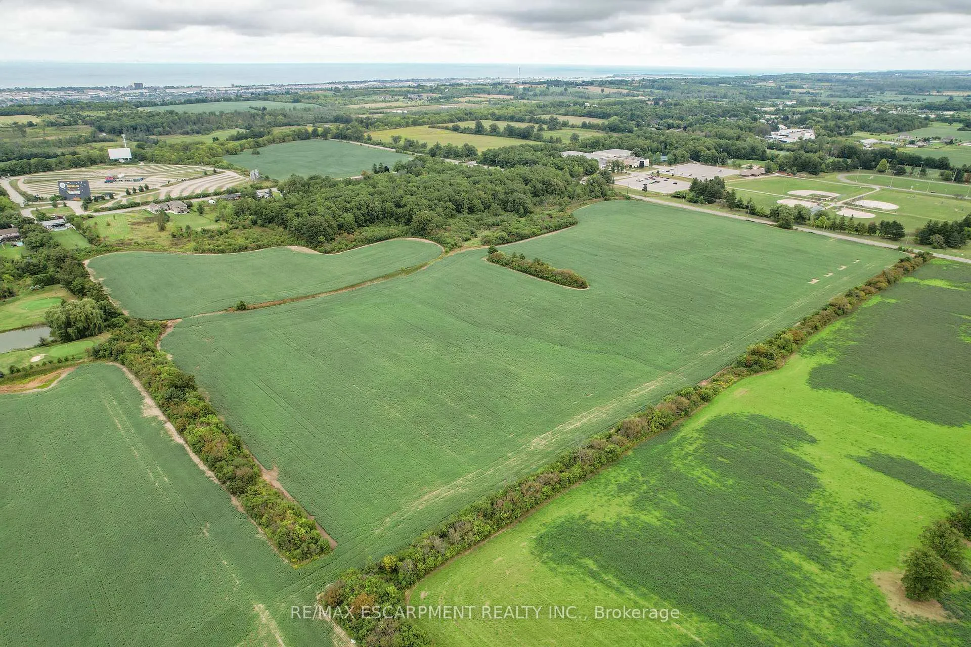 Photo 4 of 66 Green Mountain Road E, Hamilton, Rural Stoney Creek — HOMEH