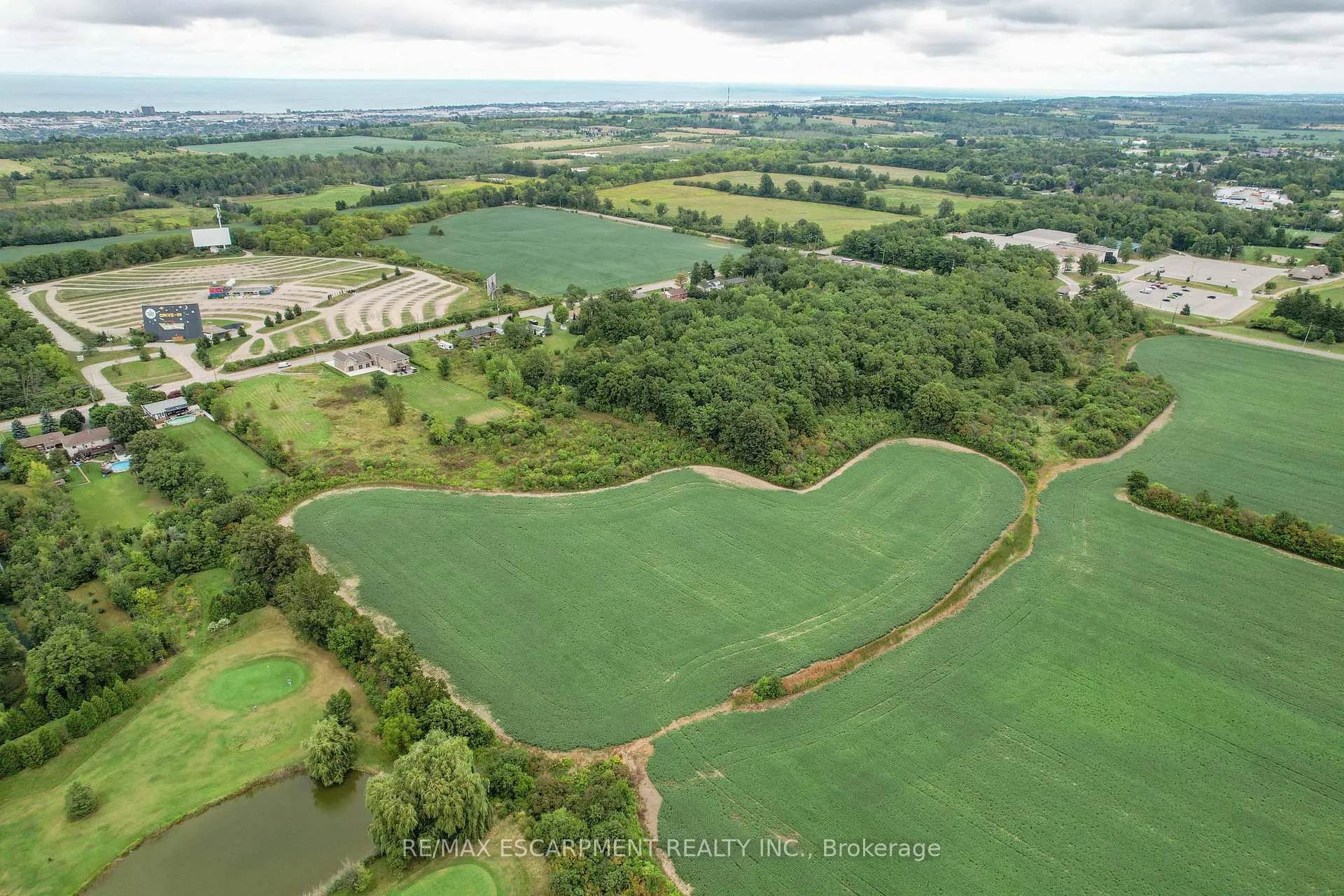 Photo 5 of 66 Green Mountain Road E, Hamilton, Rural Stoney Creek — HOMEH