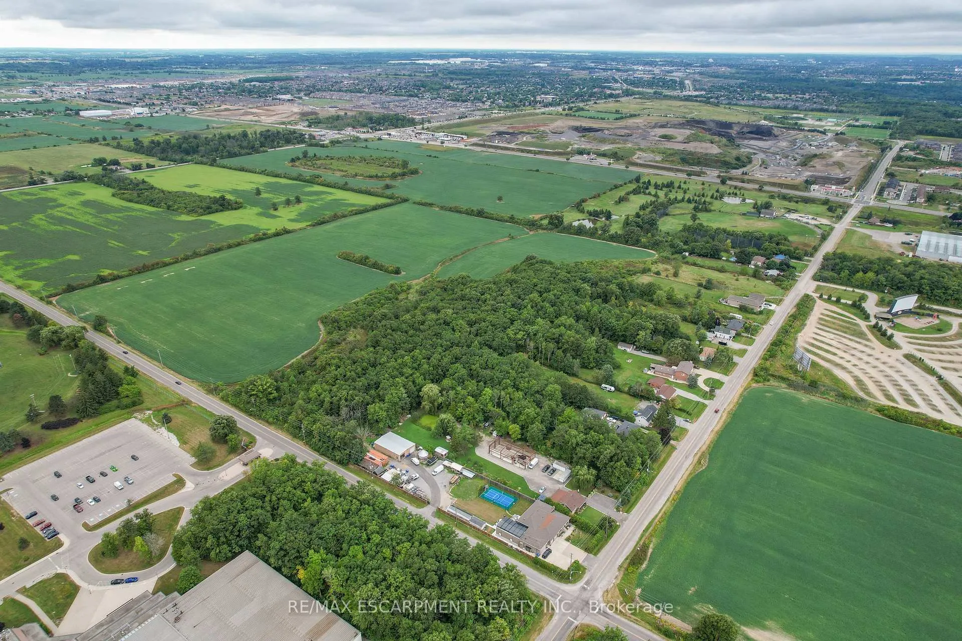 Photo 9 of 66 Green Mountain Road E, Hamilton, Rural Stoney Creek — HOMEH