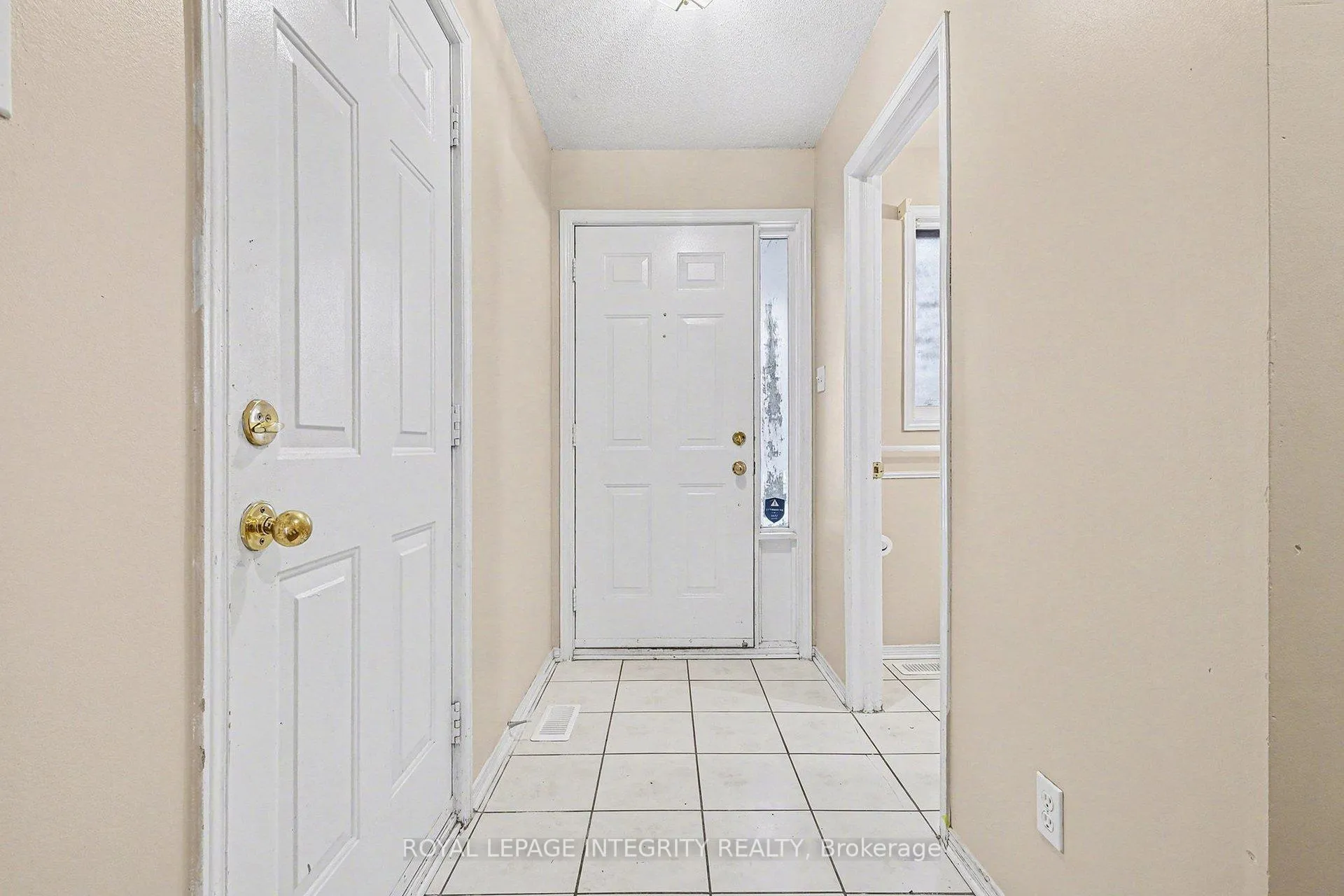 Photo 2 of 206 Beatrice Drive, Ottawa, Barrhaven - Longfields — HOMEH