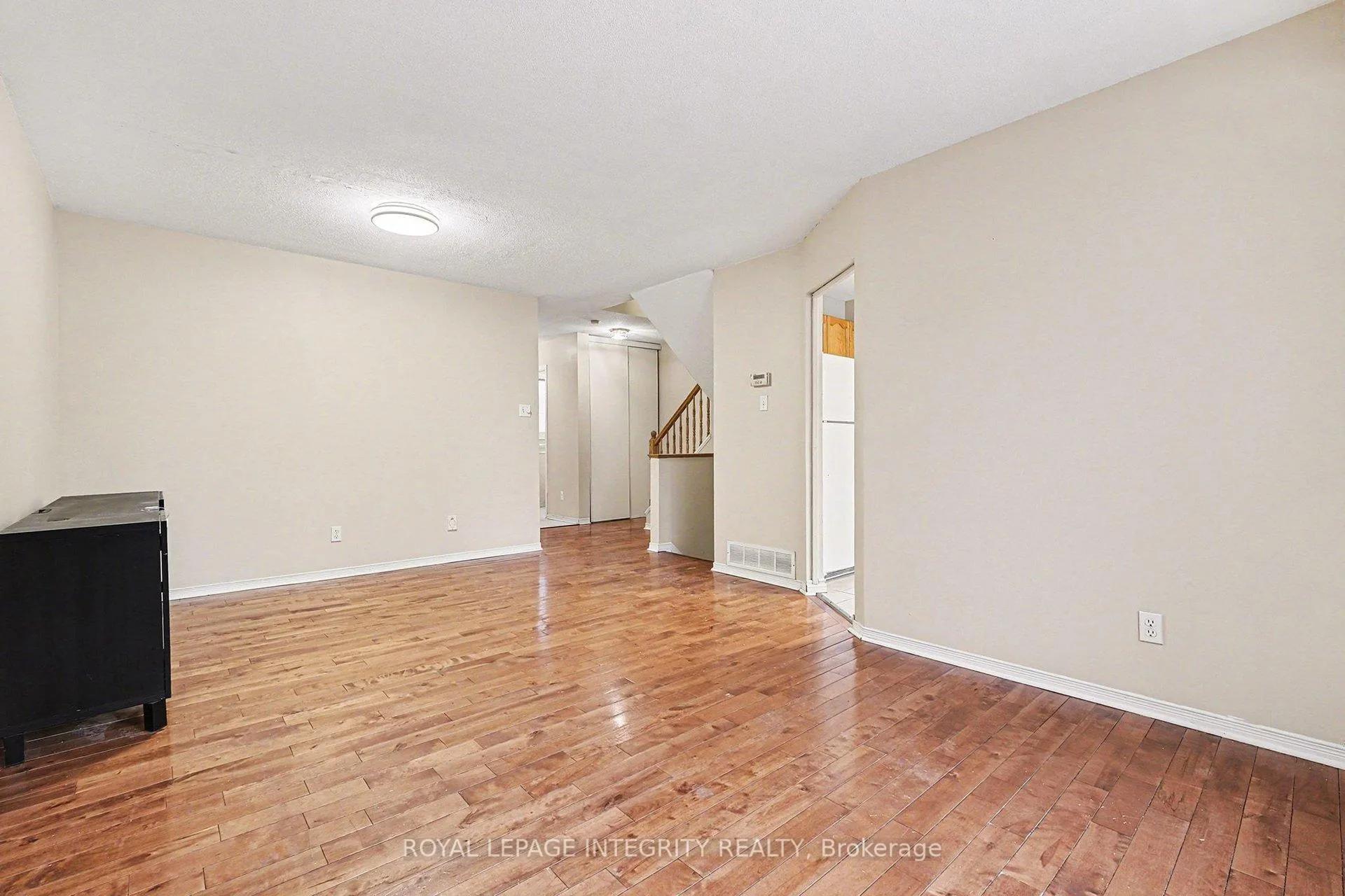Photo 5 of 206 Beatrice Drive, Ottawa, Barrhaven - Longfields — HOMEH