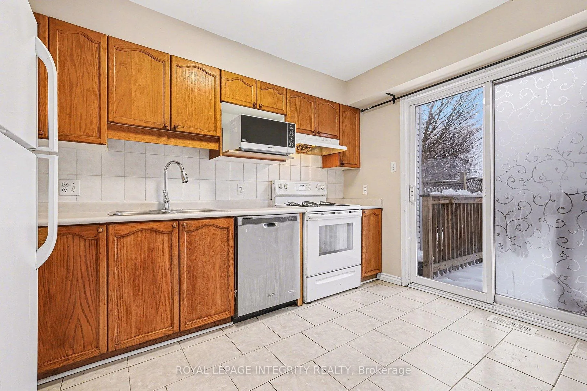 Photo 6 of 206 Beatrice Drive, Ottawa, Barrhaven - Longfields — HOMEH