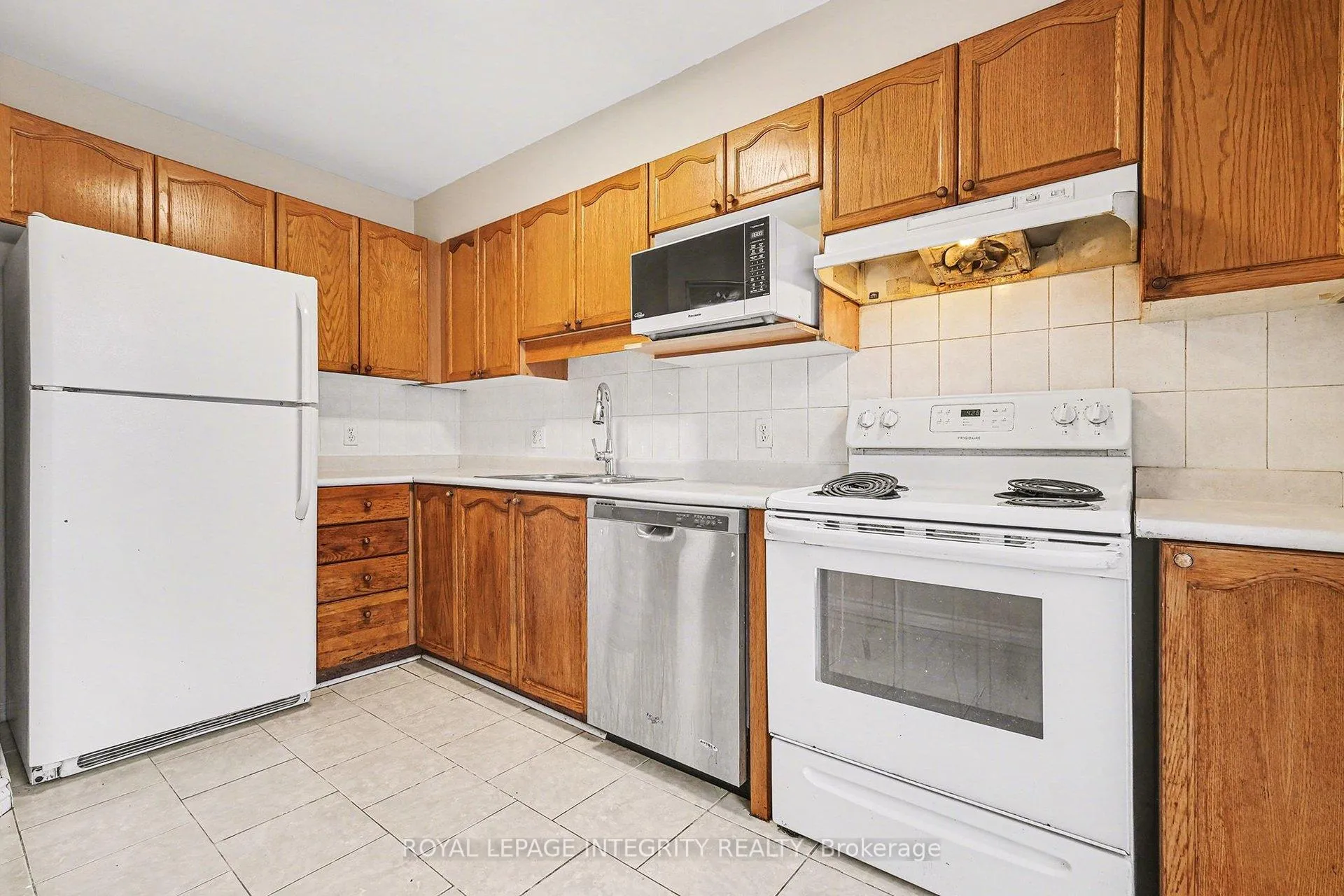 Photo 7 of 206 Beatrice Drive, Ottawa, Barrhaven - Longfields — HOMEH