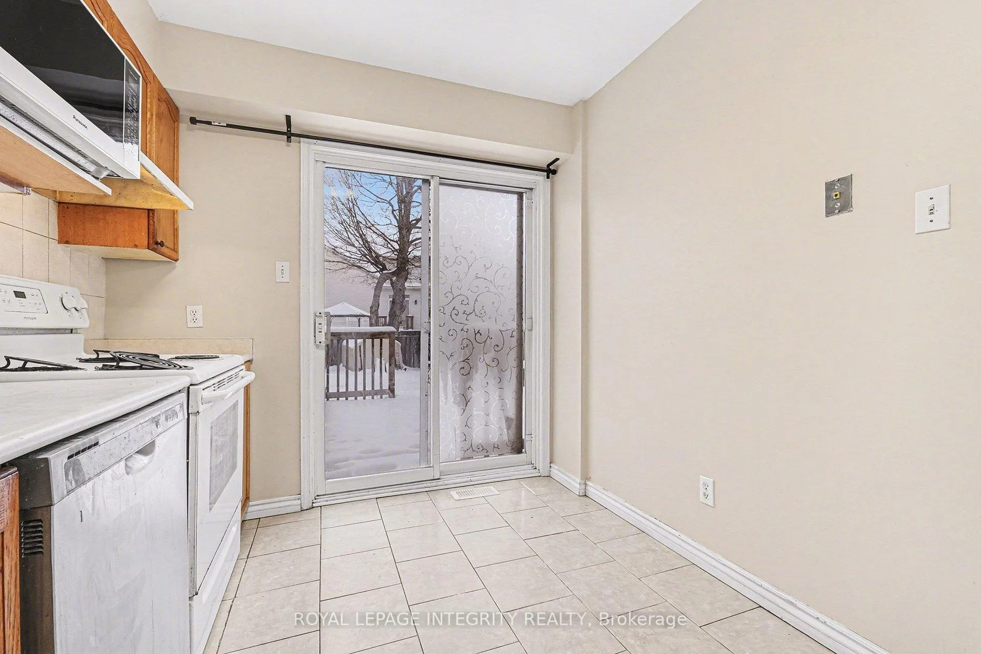 Photo 8 of 206 Beatrice Drive, Ottawa, Barrhaven - Longfields — HOMEH