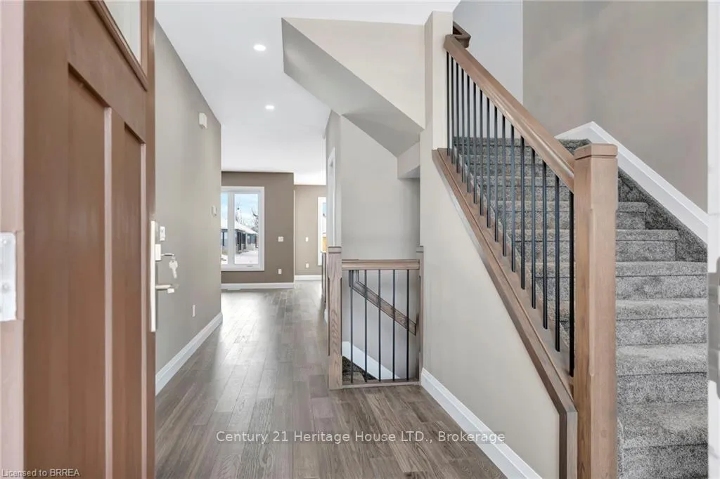 Photo 2 of Unit 19, 68 Cedar Street, Brant, Paris — HOMEH