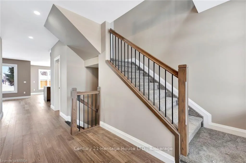 Photo 3 of Unit 19, 68 Cedar Street, Brant, Paris — HOMEH