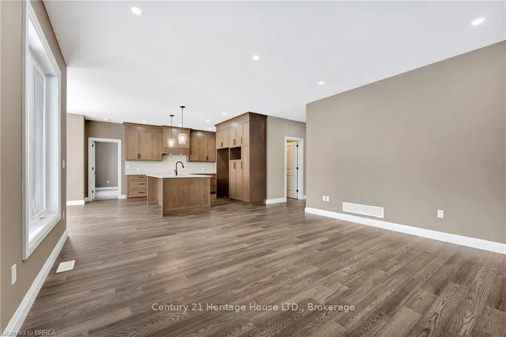 Photo 6 of Unit 19, 68 Cedar Street, Brant, Paris — HOMEH