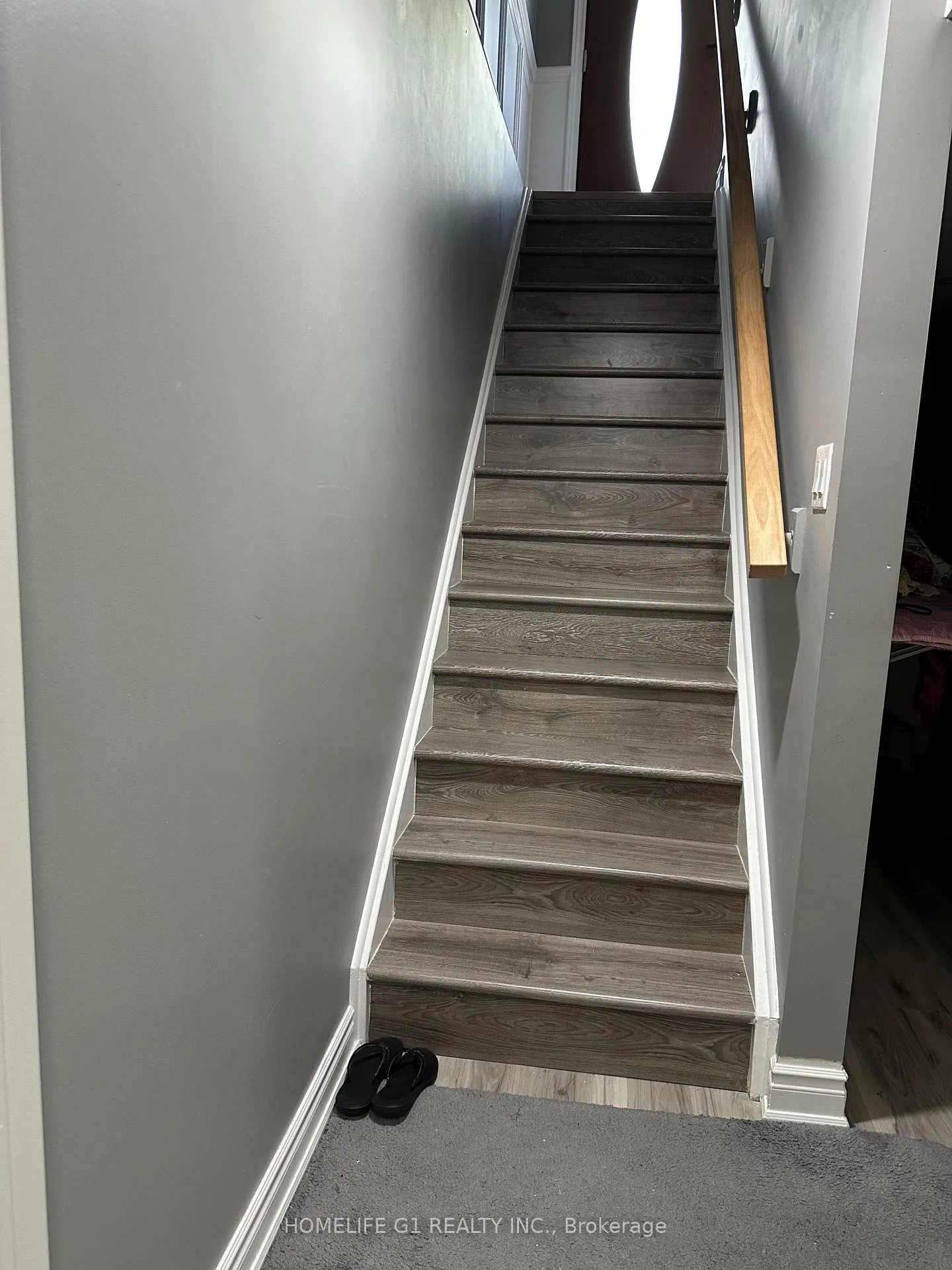 Photo 3 of 35 Evanswood Crescent, Brampton, Credit Valley — HOMEH