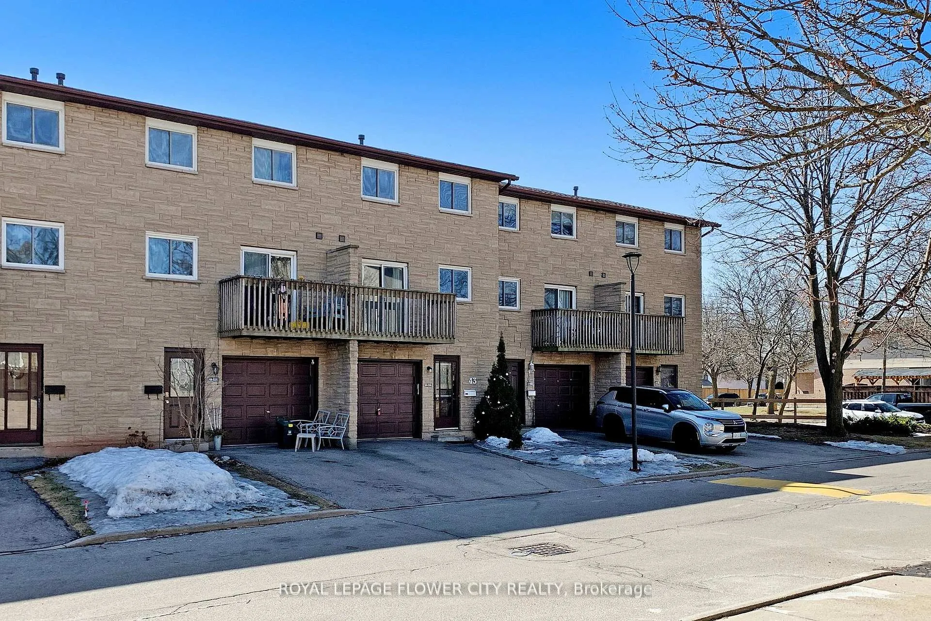Photo 2 of Unit 43, 1155 Paramount Drive, Hamilton, Stoney Creek — HOMEH