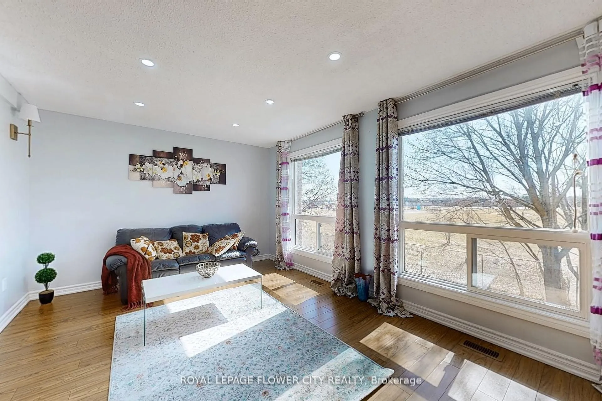 Photo 5 of Unit 43, 1155 Paramount Drive, Hamilton, Stoney Creek — HOMEH