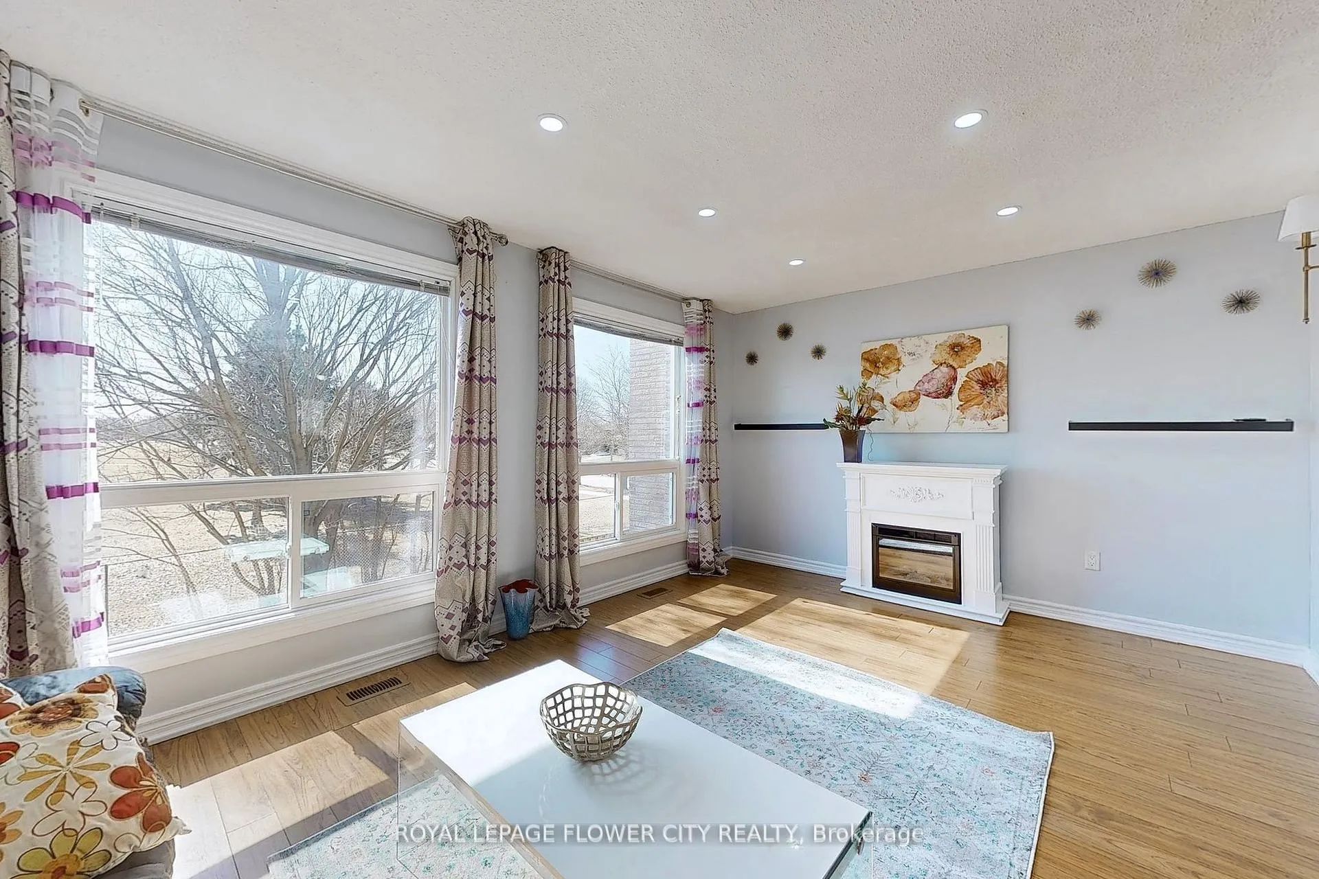 Photo 7 of Unit 43, 1155 Paramount Drive, Hamilton, Stoney Creek — HOMEH