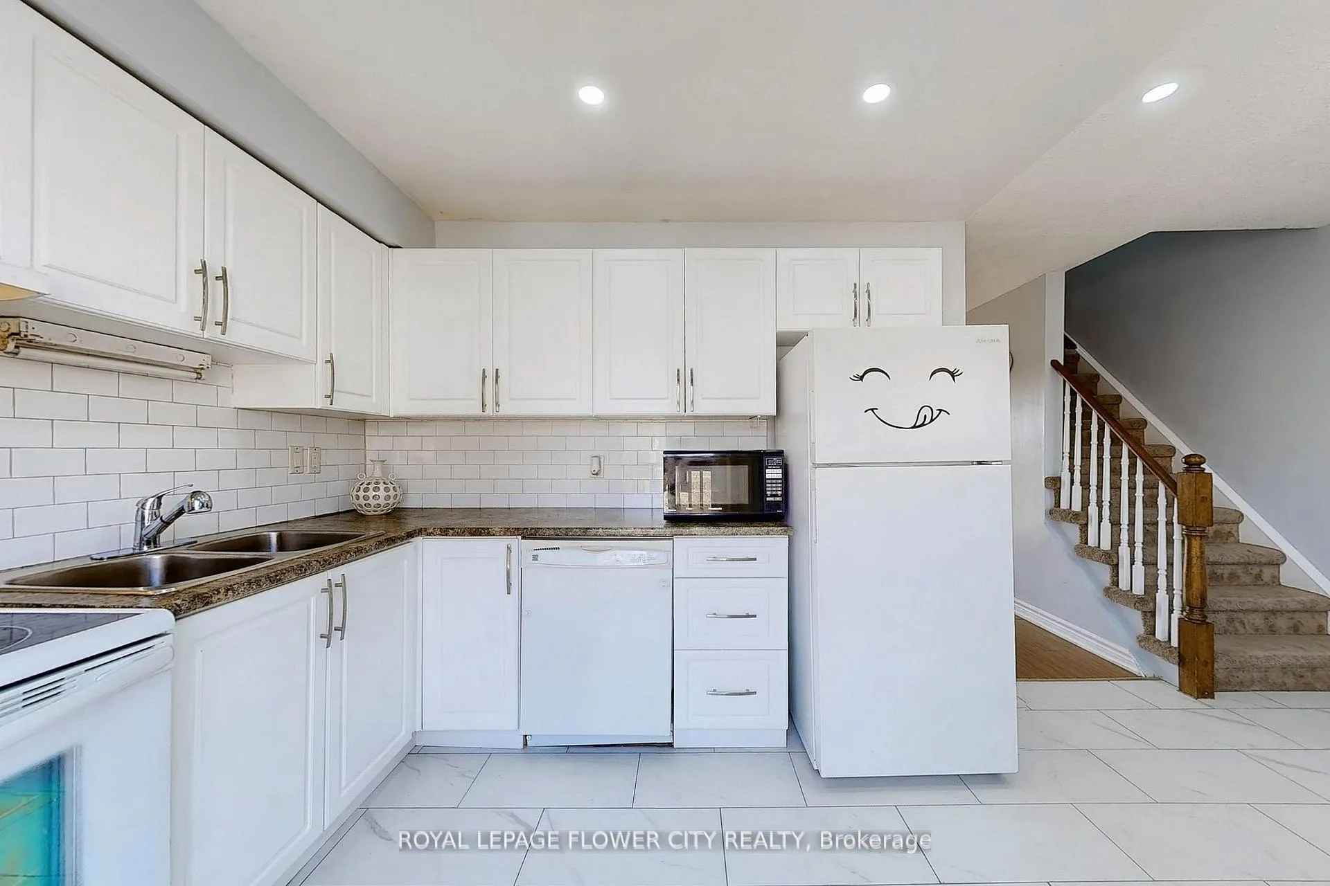 Photo 13 of Unit 43, 1155 Paramount Drive, Hamilton, Stoney Creek — HOMEH