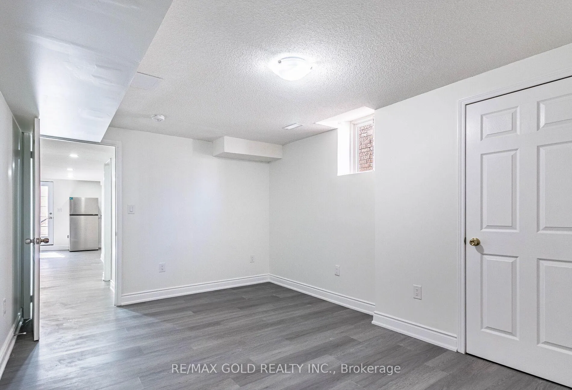 Photo 6 of 10 Chestermere (Bsmt) Crescent, Brampton, Fletcher's Meadow — HOMEH