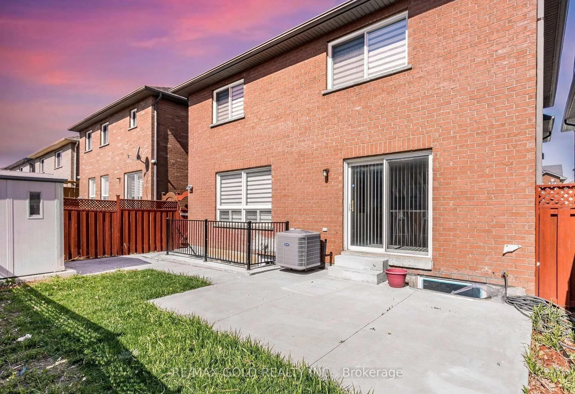 Photo 8 of 10 Chestermere (Bsmt) Crescent, Brampton, Fletcher's Meadow — HOMEH