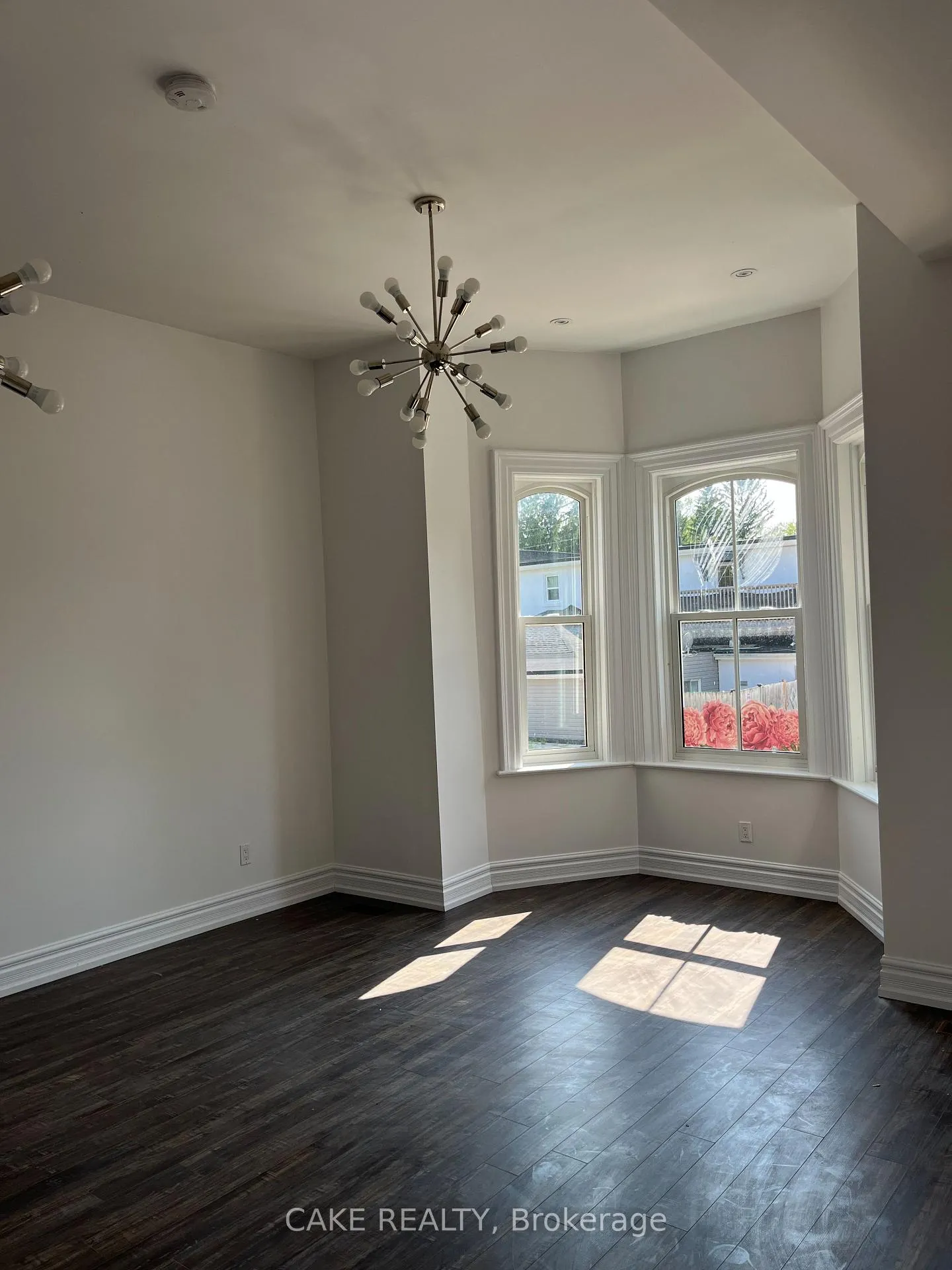 Photo 4 of Unit Main, 270 Main Street, King, Schomberg — HOMEH