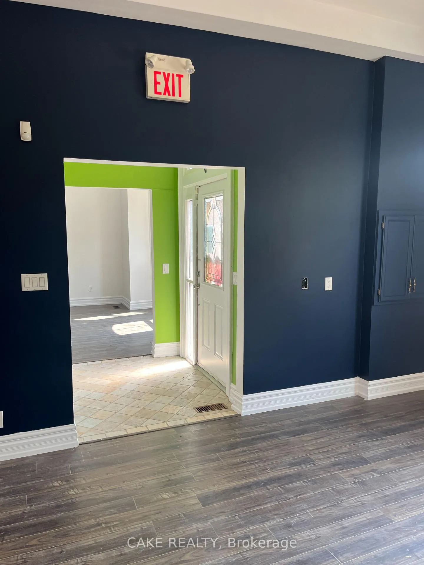 Photo 6 of Unit Main, 270 Main Street, King, Schomberg — HOMEH