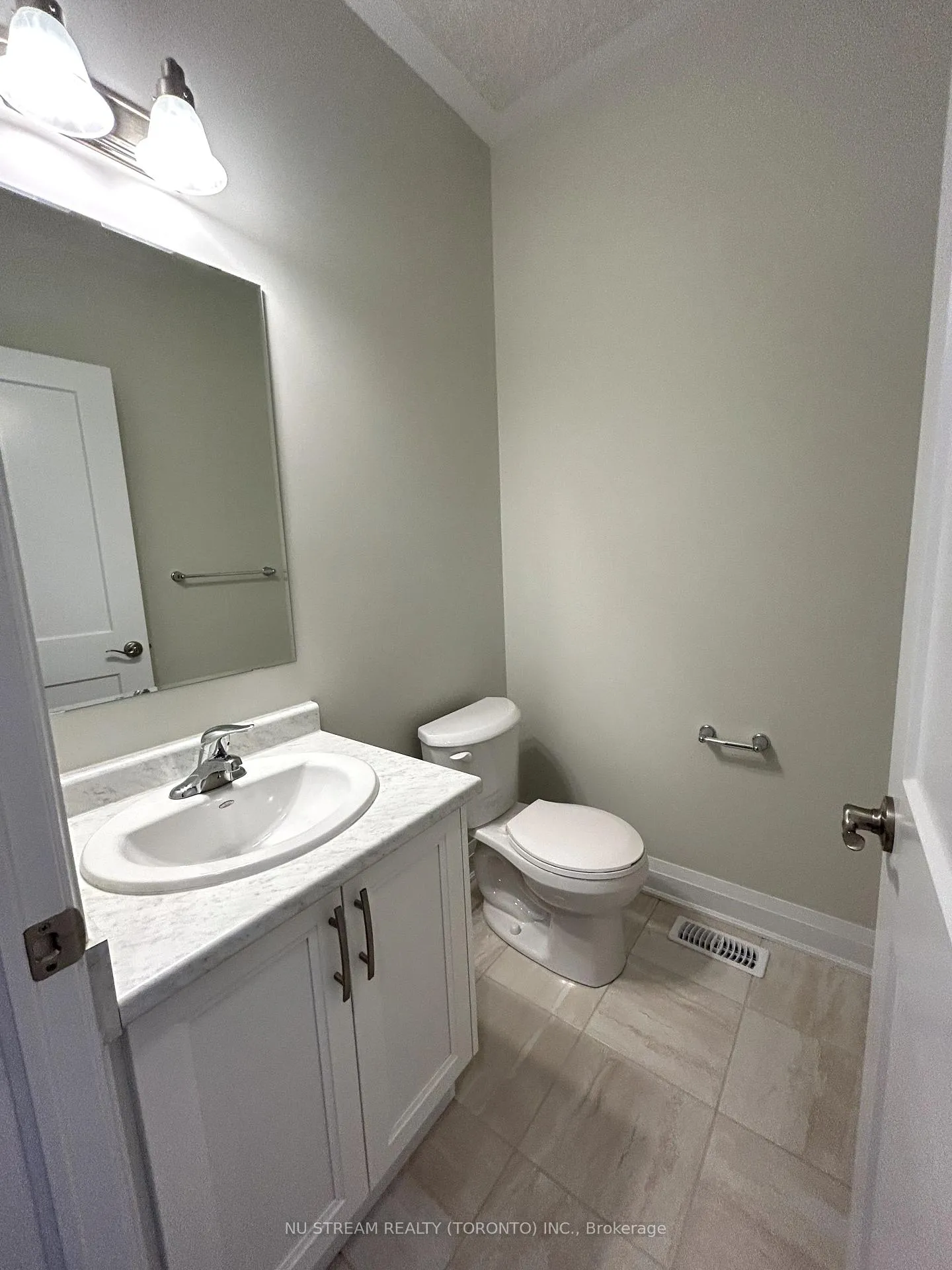 Photo 5 of Unit Upper 2 levels, 732 Autumn Willow Drive, Waterloo — HOMEH