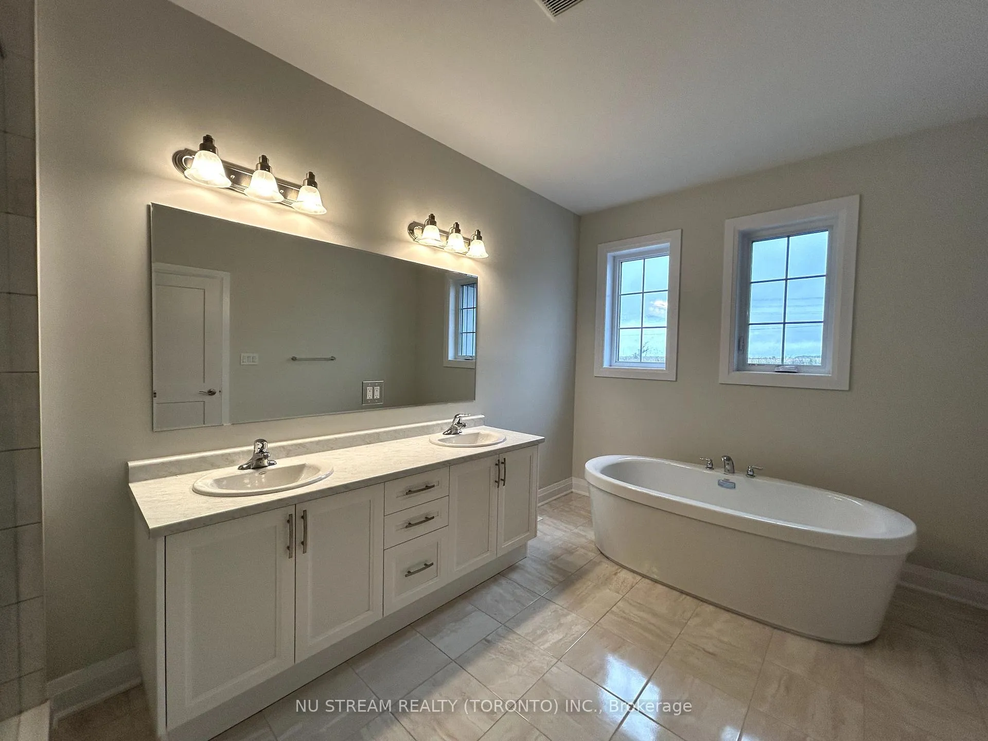 Photo 7 of Unit Upper 2 levels, 732 Autumn Willow Drive, Waterloo — HOMEH
