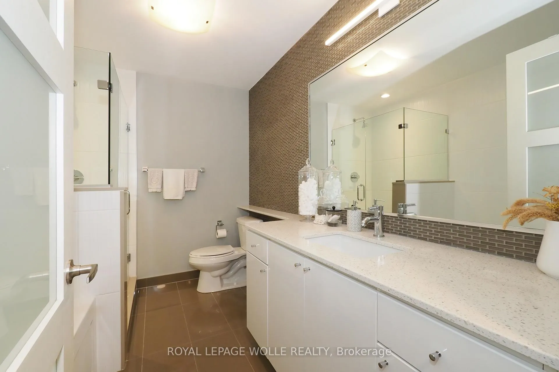 Photo 23 of Unit 710, 112 Benton Street, Waterloo — HOMEH