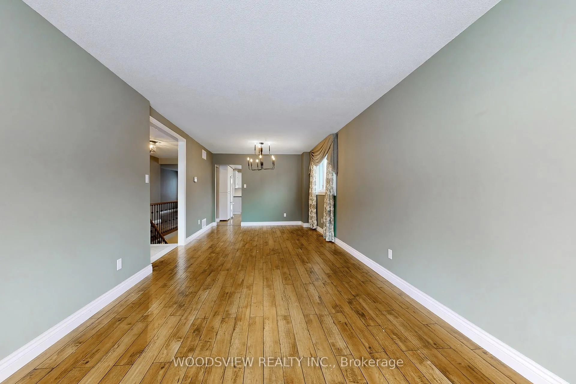 Photo 6 of 2 Charles Court, Barrie, Allandale Heights — HOMEH
