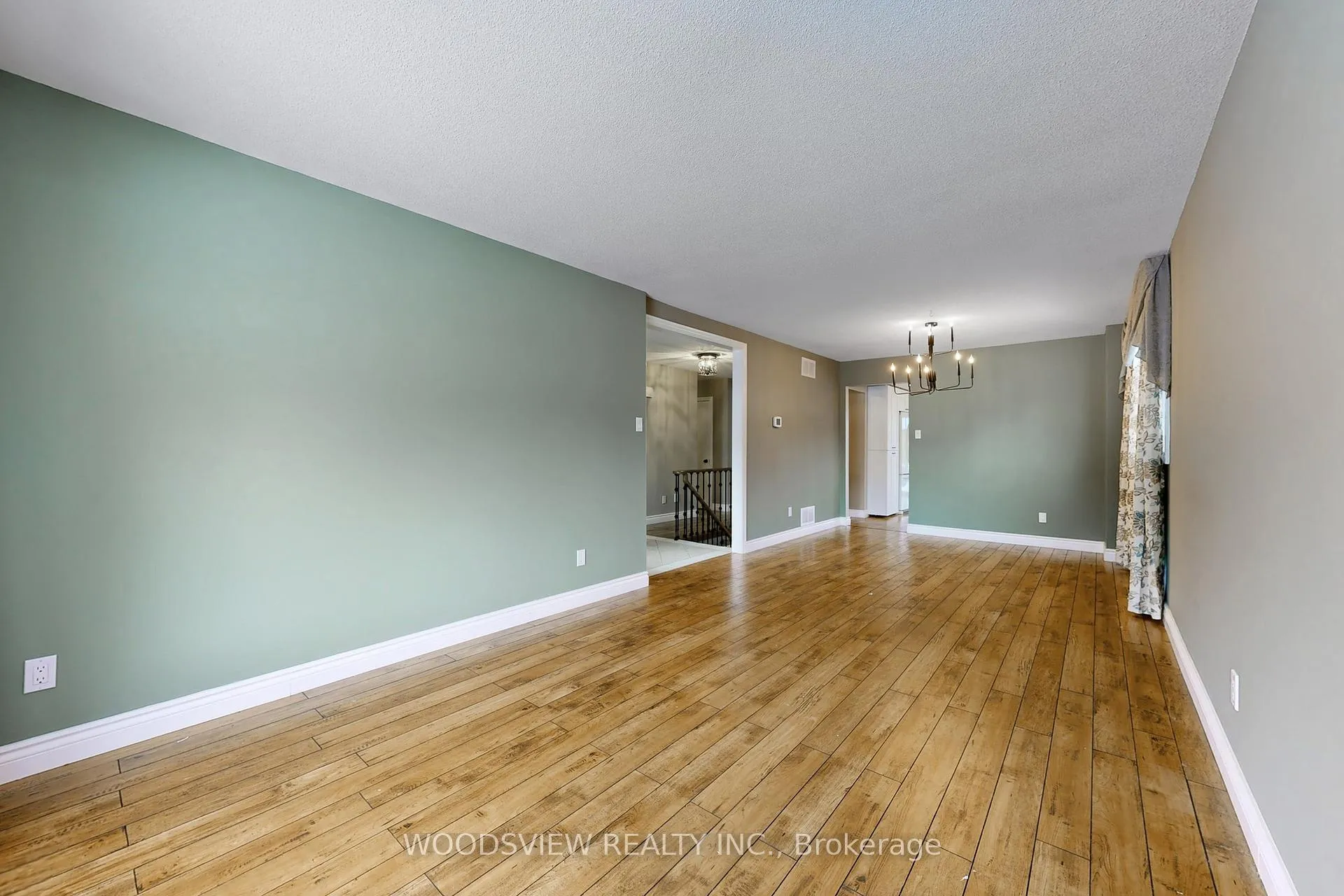 Photo 7 of 2 Charles Court, Barrie, Allandale Heights — HOMEH