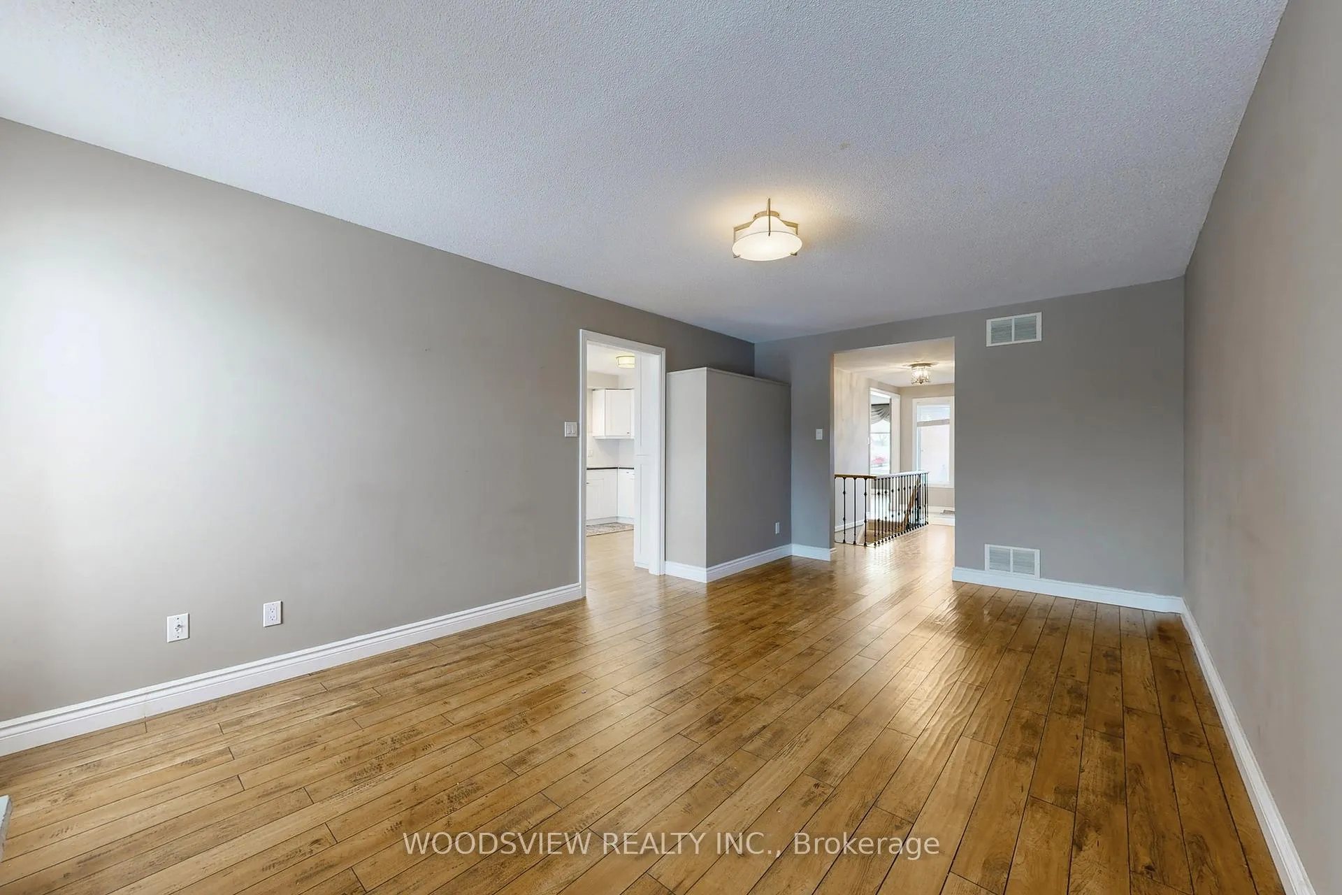 Photo 9 of 2 Charles Court, Barrie, Allandale Heights — HOMEH