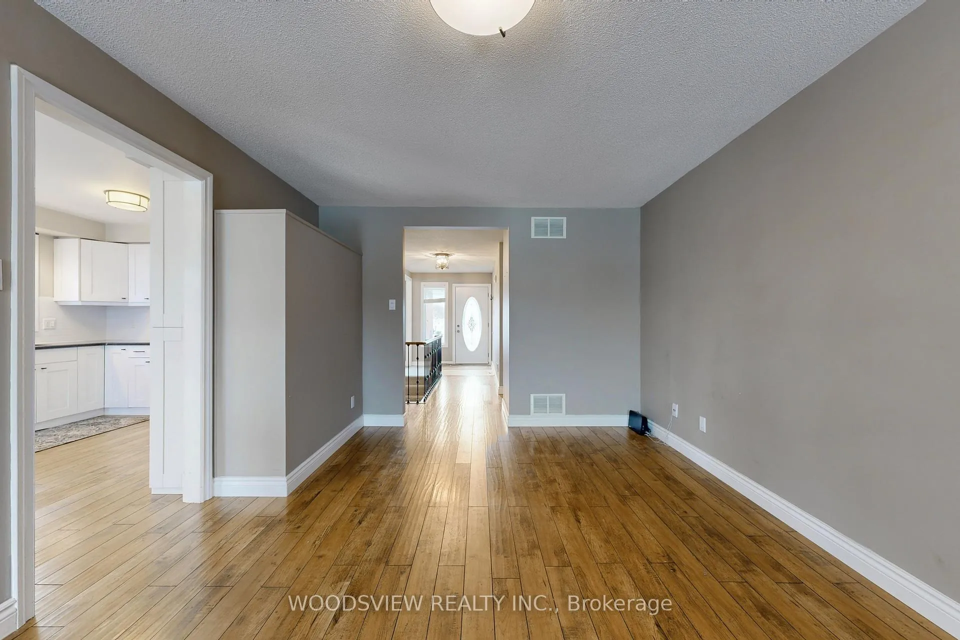 Photo 10 of 2 Charles Court, Barrie, Allandale Heights — HOMEH