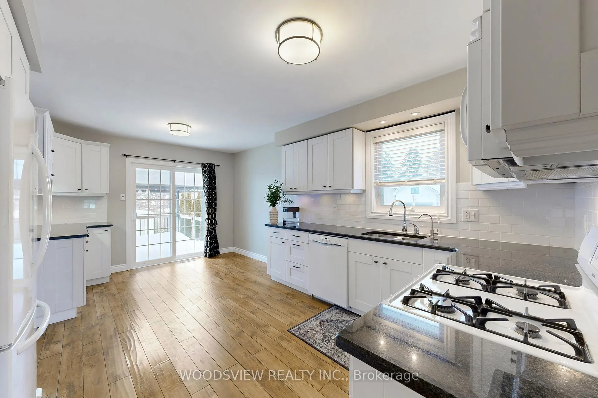 Photo 11 of 2 Charles Court, Barrie, Allandale Heights — HOMEH