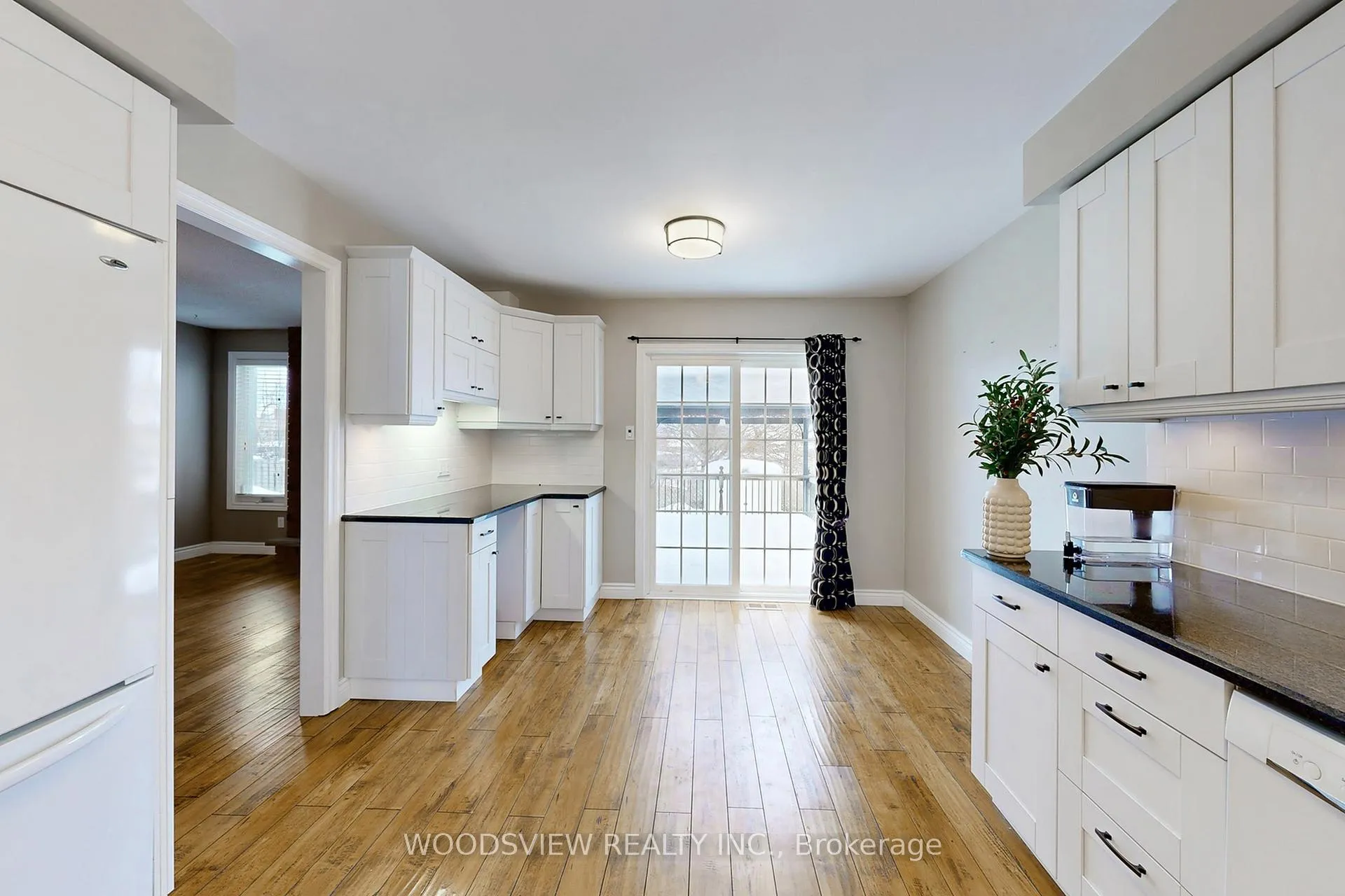 Photo 12 of 2 Charles Court, Barrie, Allandale Heights — HOMEH