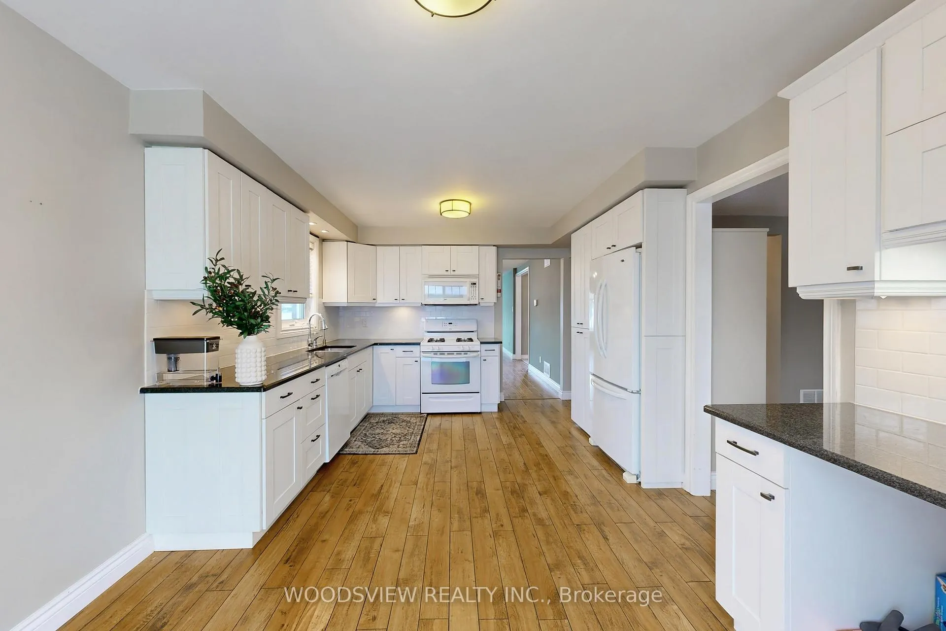 Photo 13 of 2 Charles Court, Barrie, Allandale Heights — HOMEH