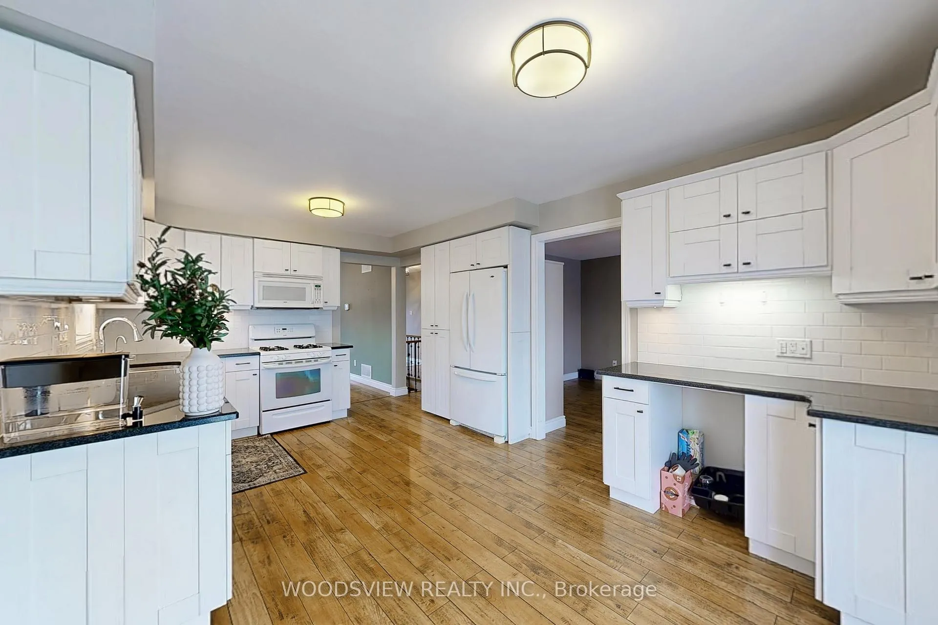 Photo 14 of 2 Charles Court, Barrie, Allandale Heights — HOMEH