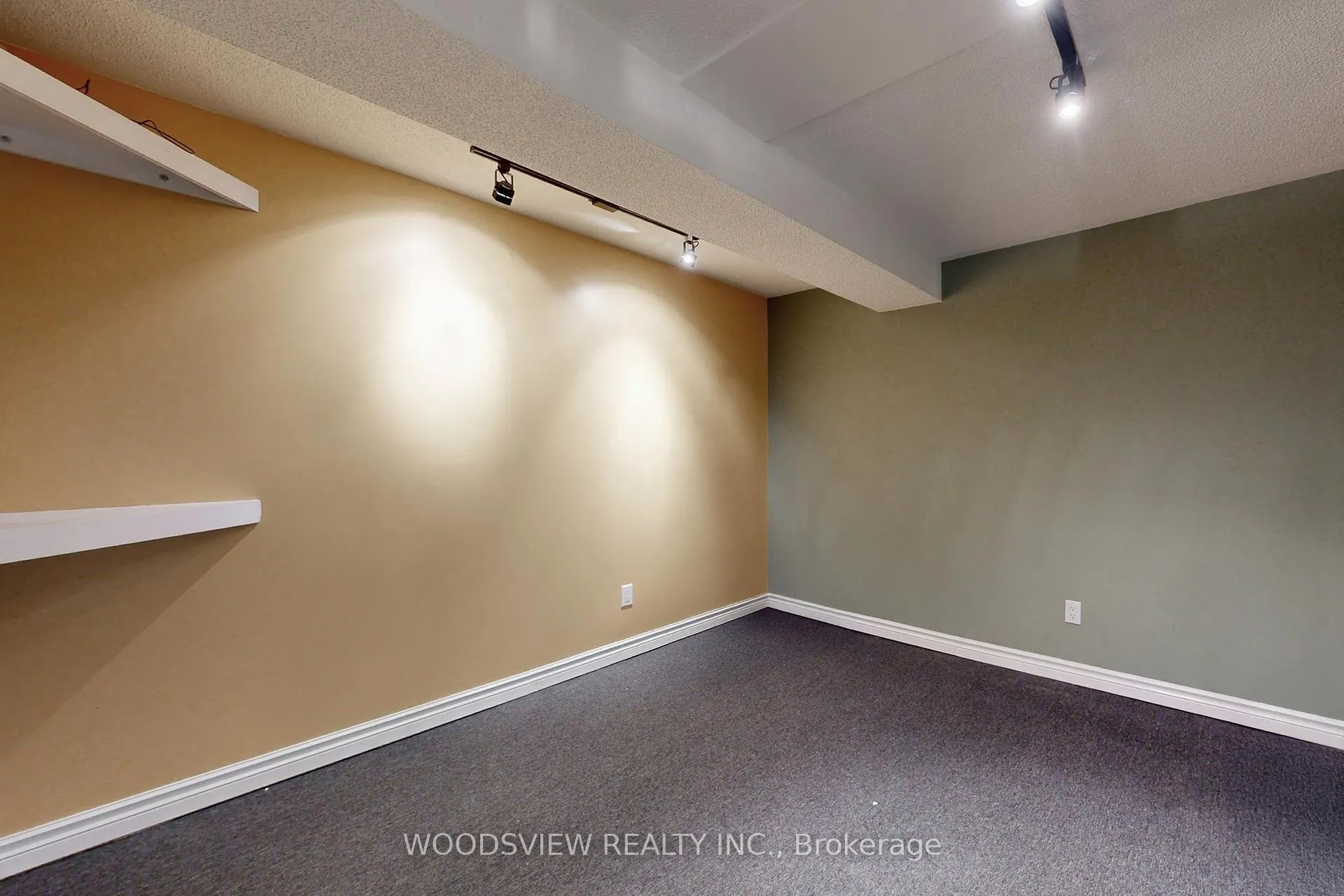 Photo 32 of 2 Charles Court, Barrie, Allandale Heights — HOMEH