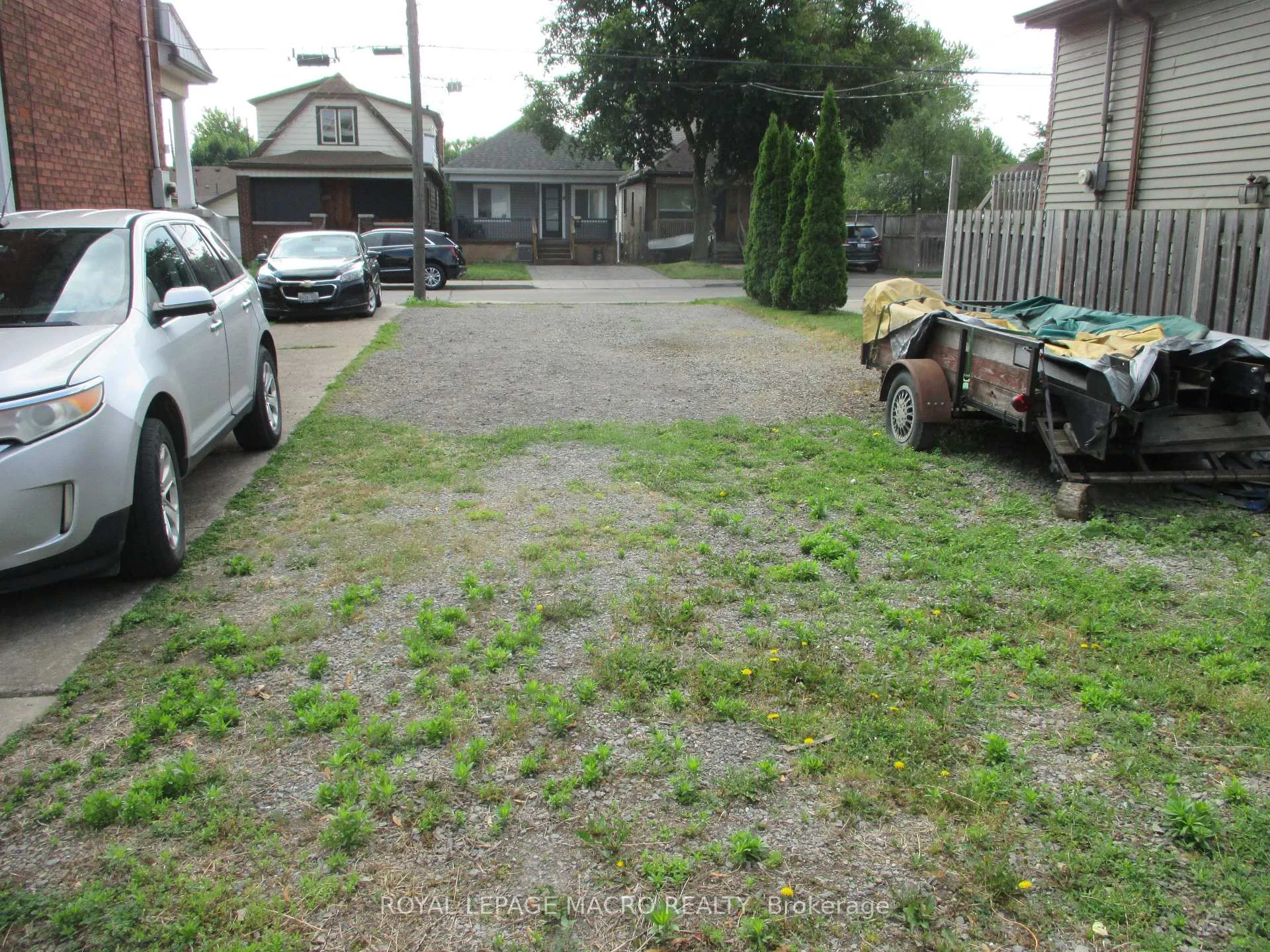 Photo 3 of 15 Bayfield Avenue, Hamilton, Crown Point — HOMEH