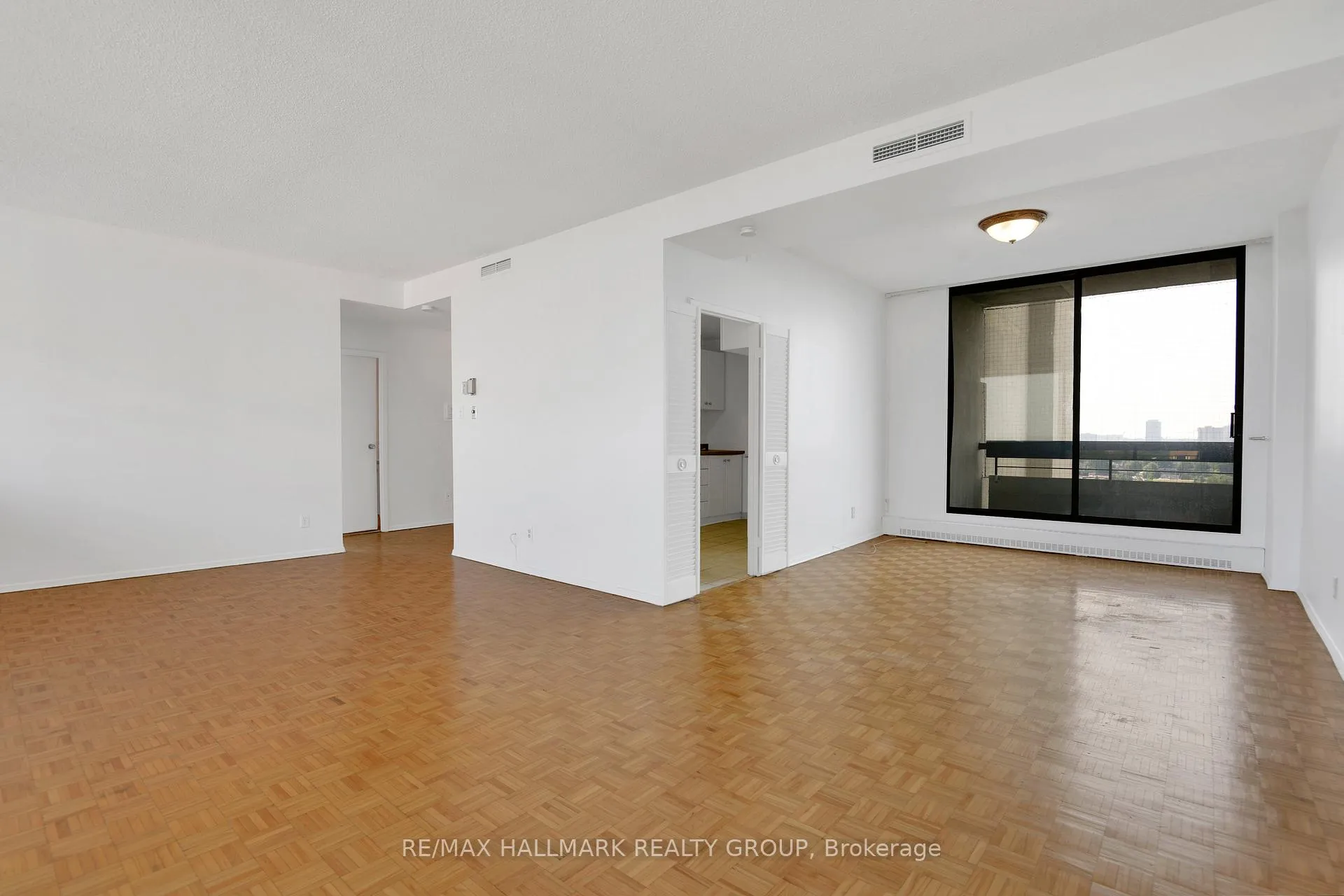 Photo 11 of Unit 9A, 400 Laurier Avenue E, Ottawa, Sandy Hill — HOMEH