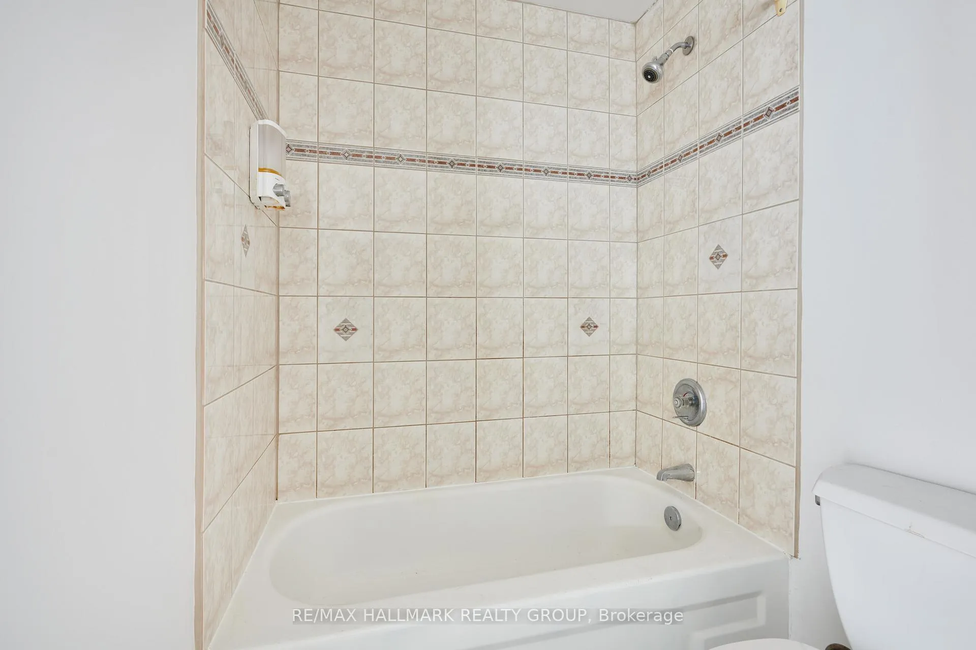Photo 35 of Unit 9A, 400 Laurier Avenue E, Ottawa, Sandy Hill — HOMEH