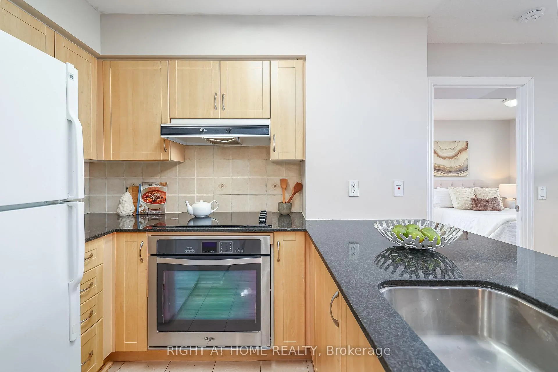 Photo 9 of Unit 1202, 60 Disera Drive, Vaughan, Beverley Glen — HOMEH