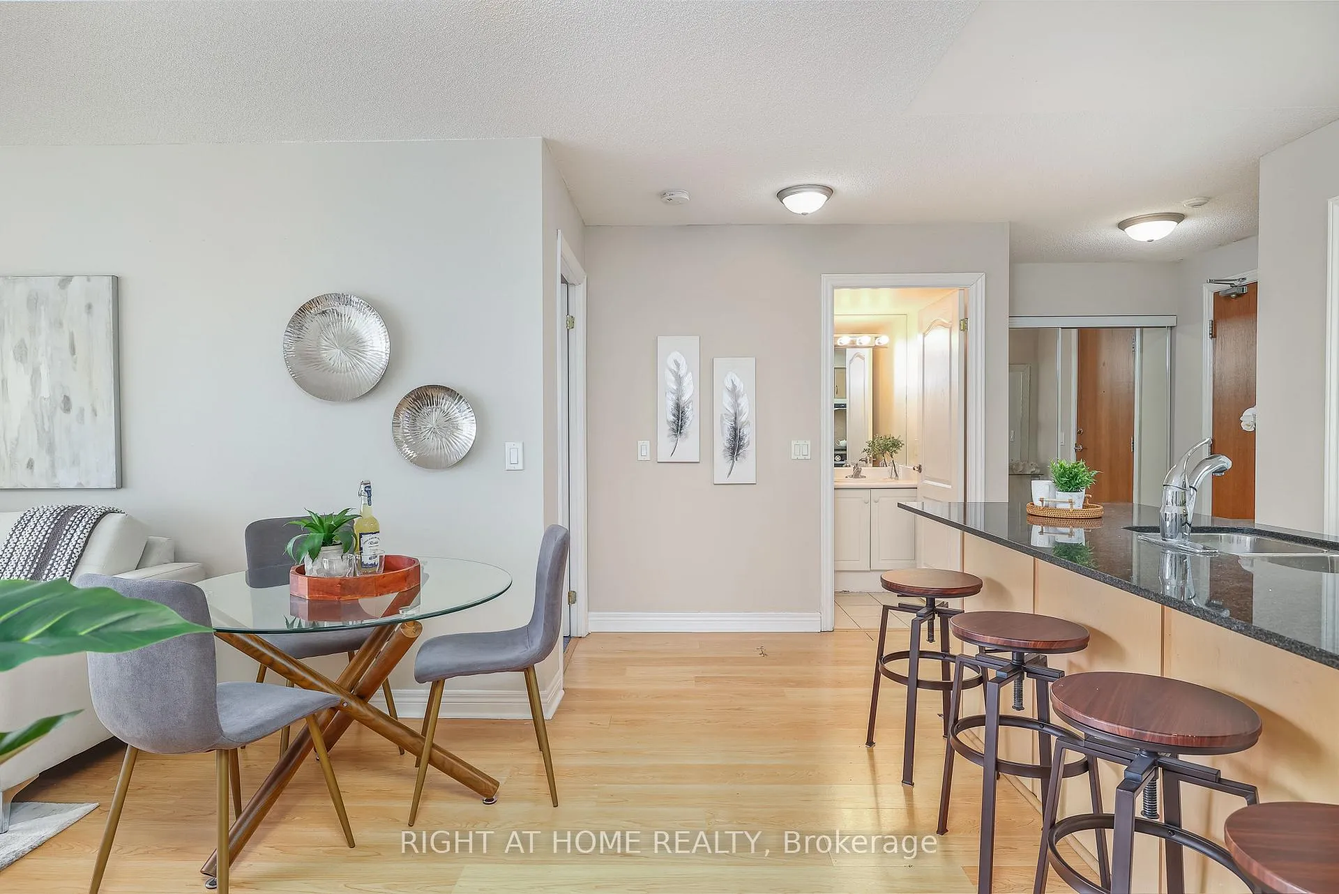 Photo 11 of Unit 1202, 60 Disera Drive, Vaughan, Beverley Glen — HOMEH