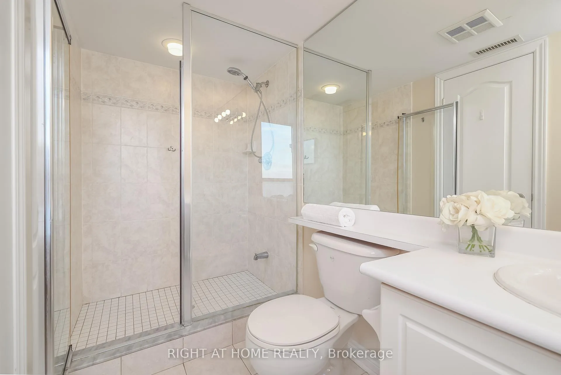 Photo 15 of Unit 1202, 60 Disera Drive, Vaughan, Beverley Glen — HOMEH
