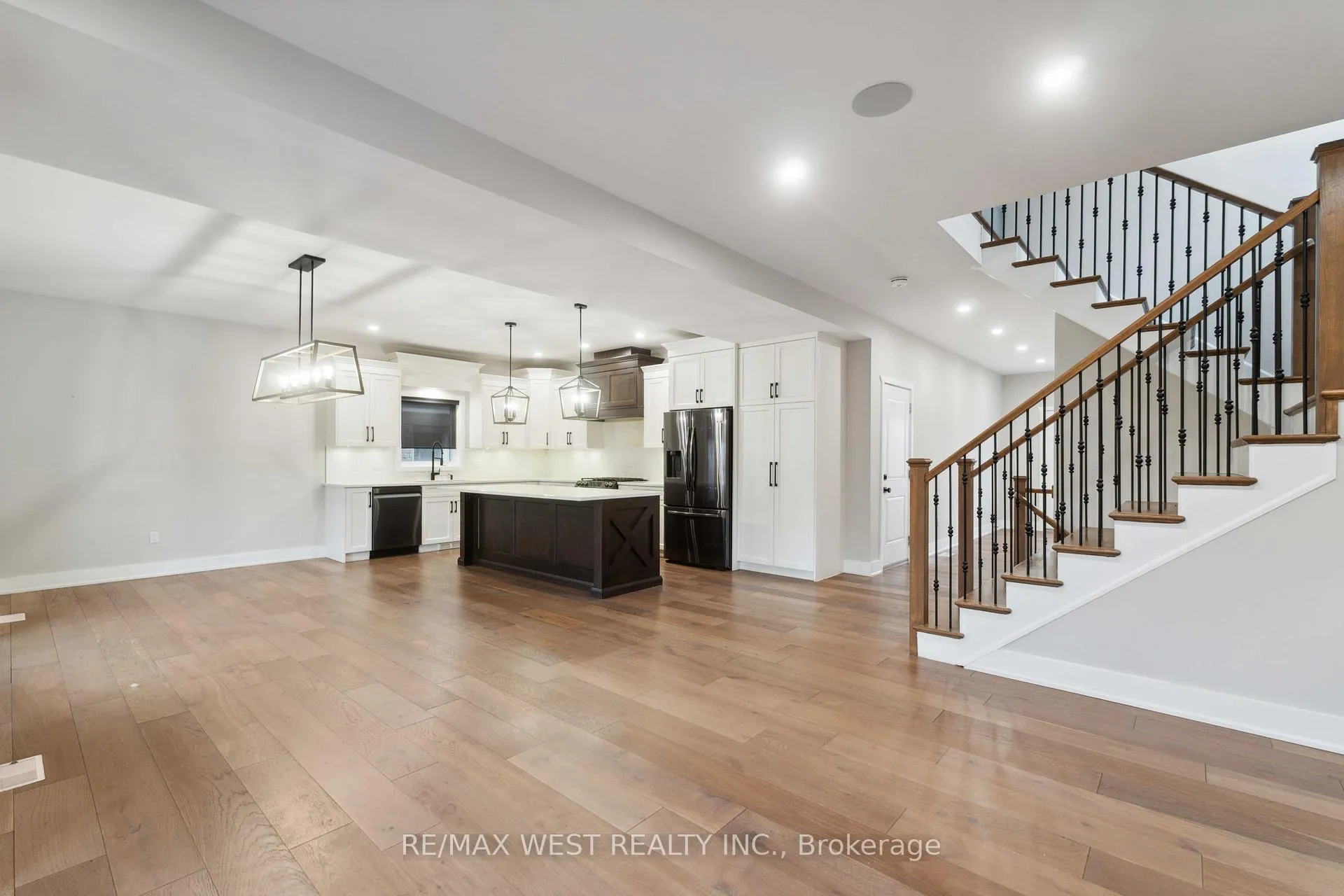 Photo 6 of 210 S Pelham Road, Welland, Coyle Creek — HOMEH