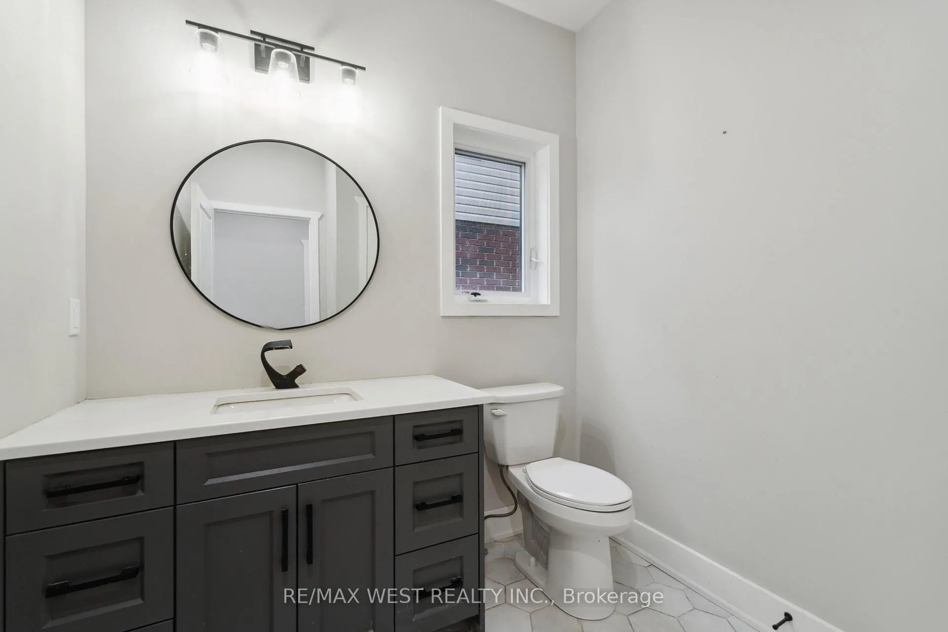 Photo 10 of 210 S Pelham Road, Welland, Coyle Creek — HOMEH