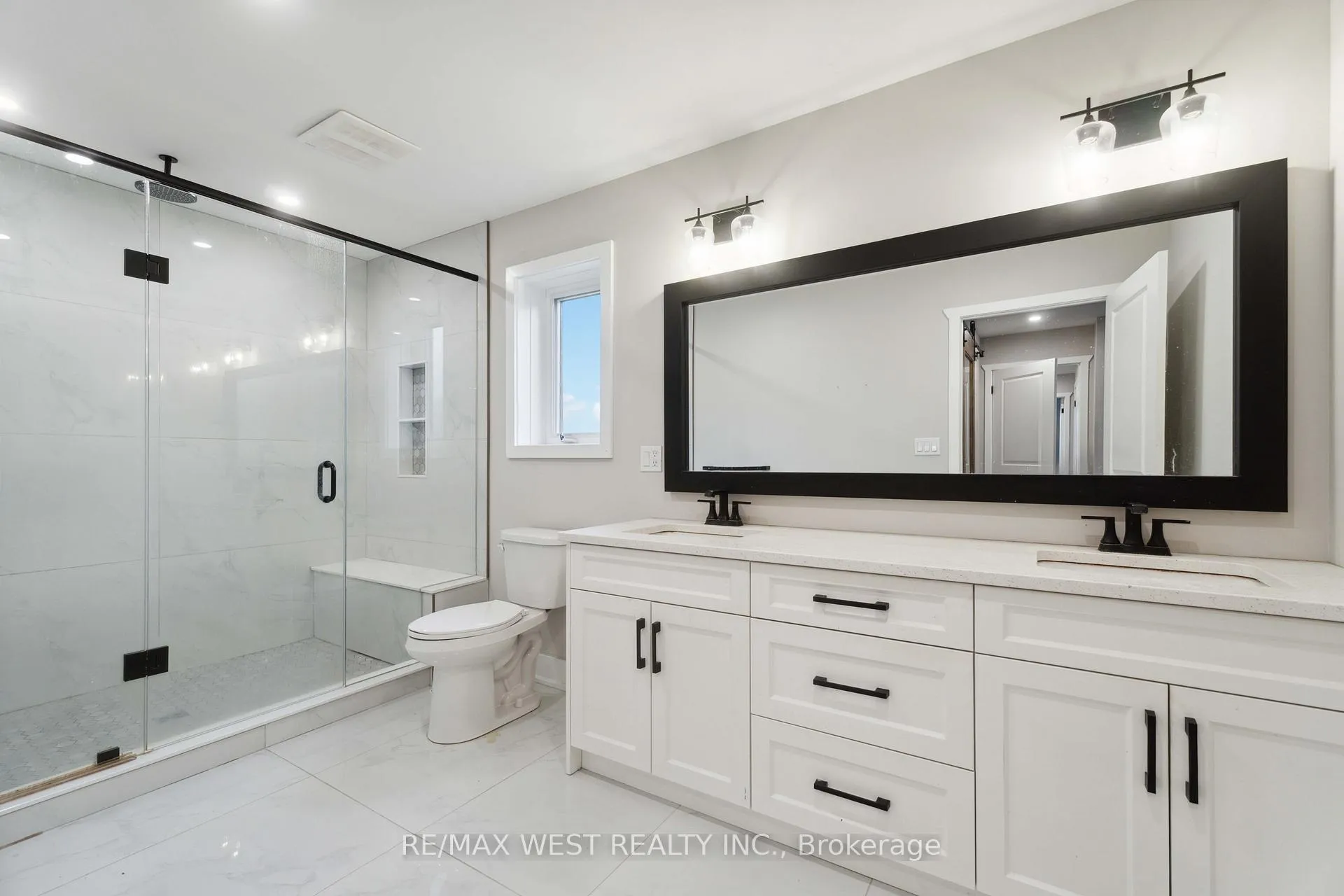 Photo 12 of 210 S Pelham Road, Welland, Coyle Creek — HOMEH